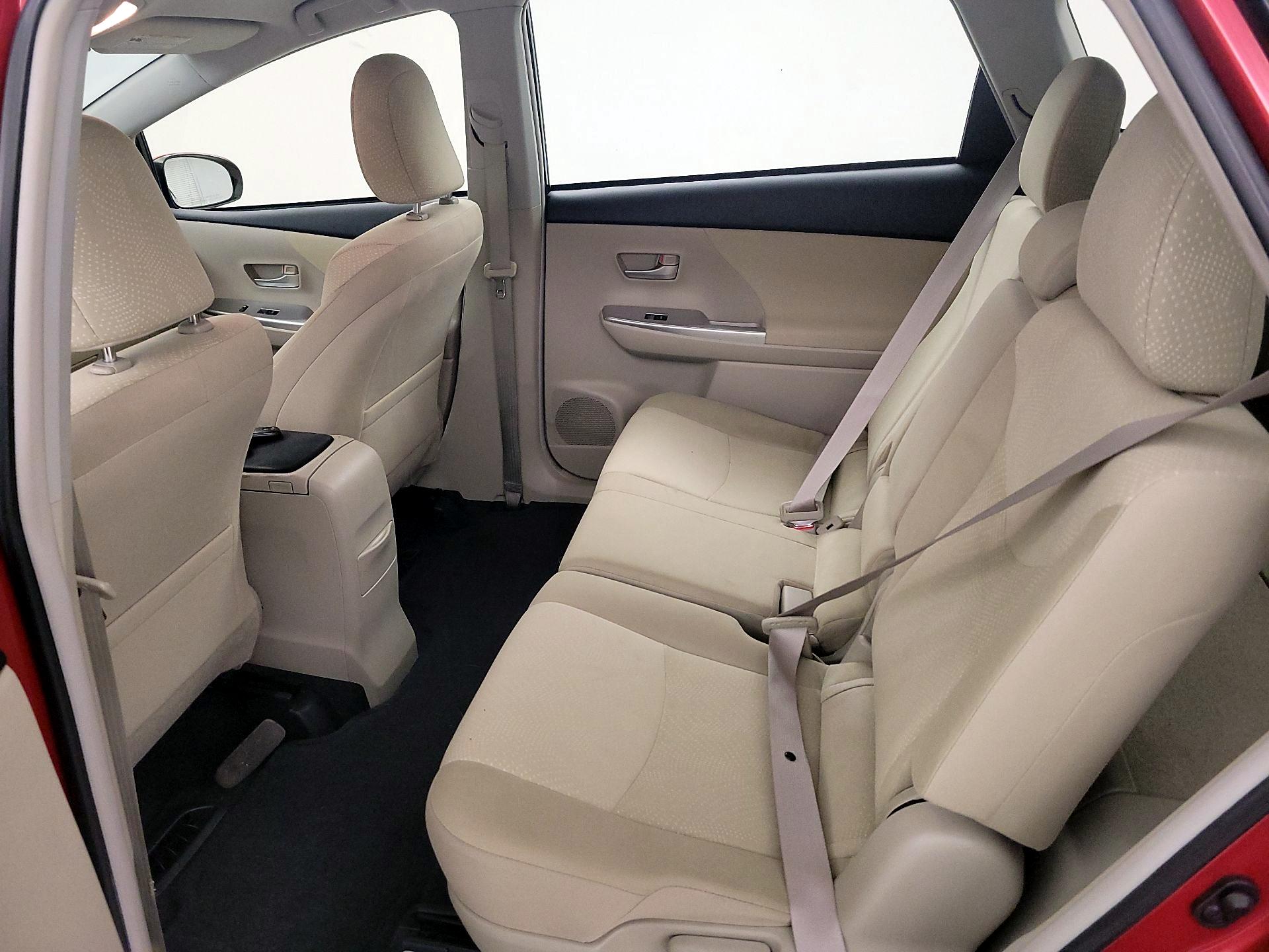 Thumbnail: 2014 Toyota Prius v - 19