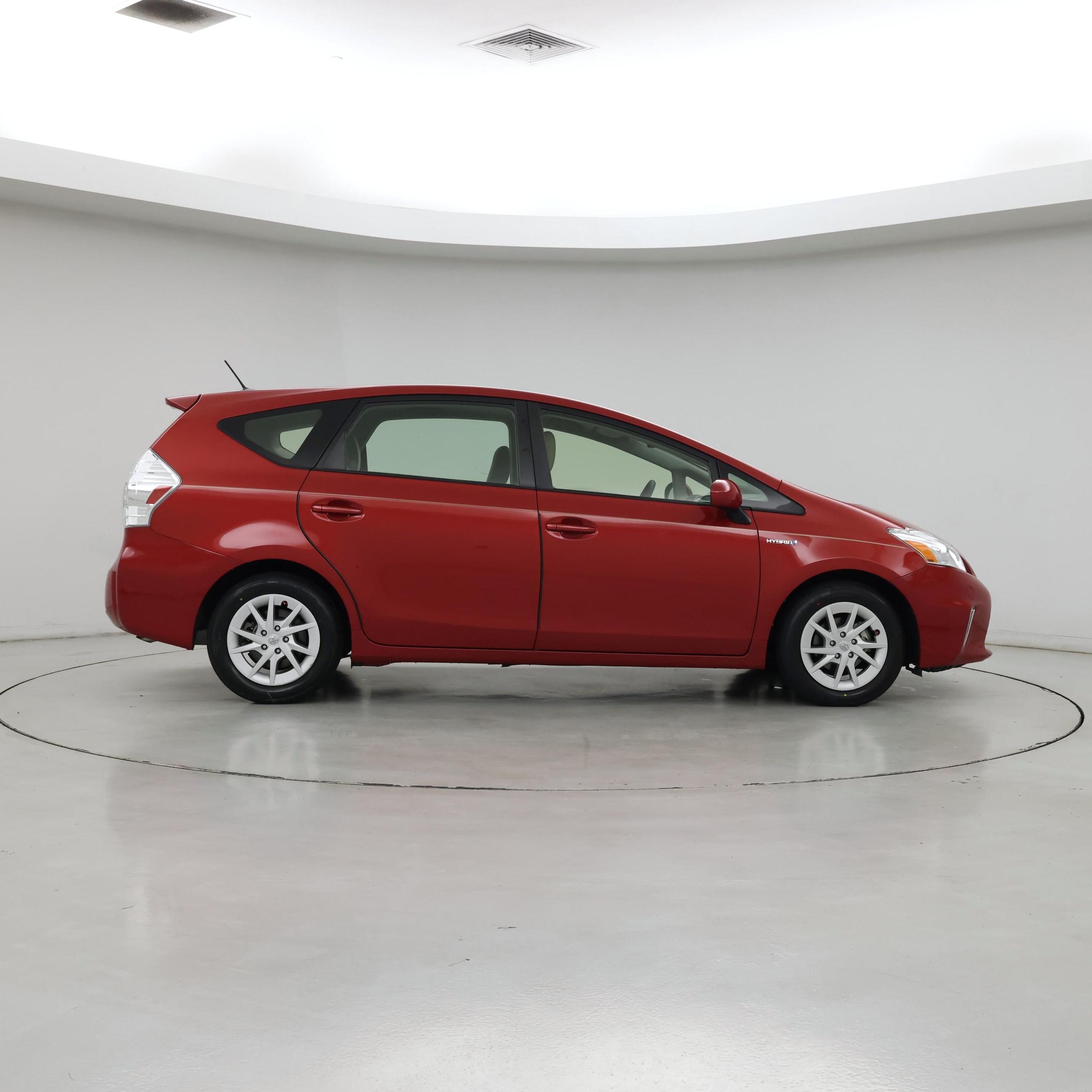 Thumbnail: 2014 Toyota Prius v - 7