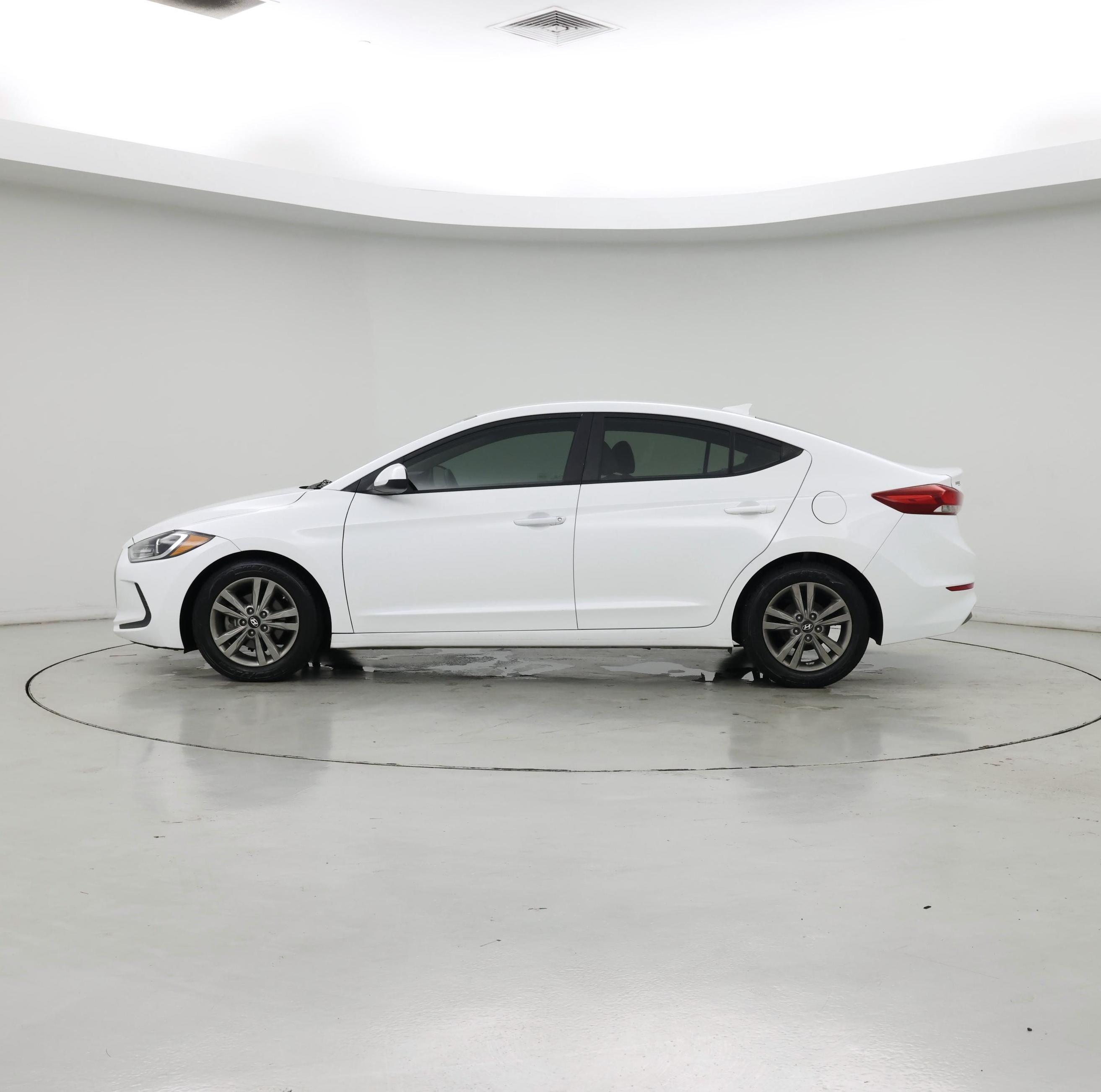 Thumbnail: 2017 Hyundai Elantra - 3