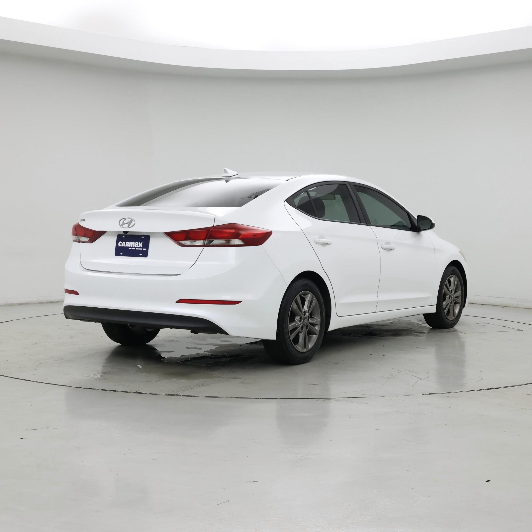 Thumbnail: 2017 Hyundai Elantra - 8