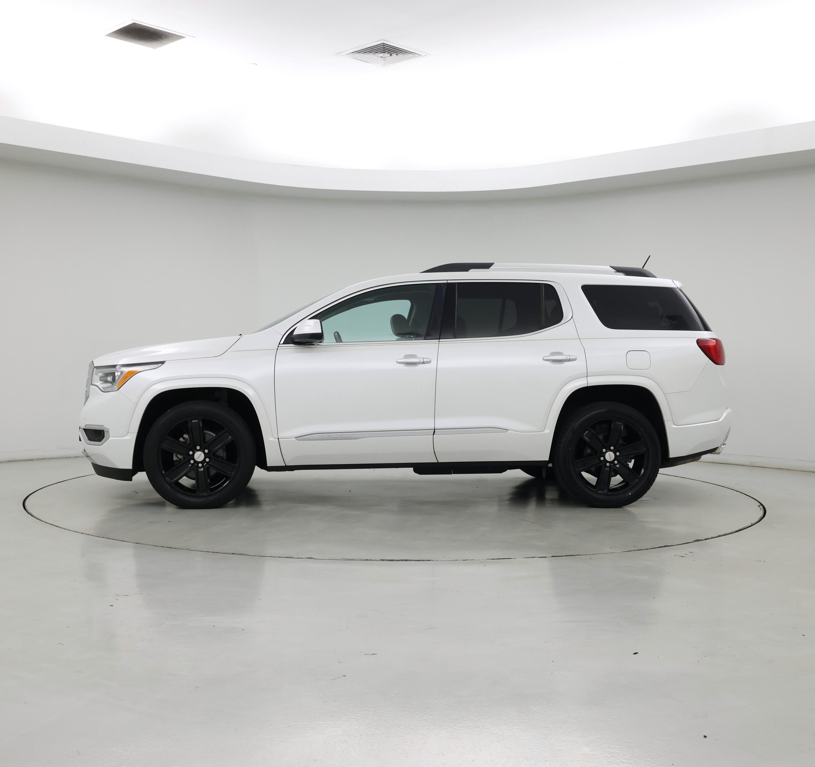 Thumbnail: 2017 GMC Acadia - 3