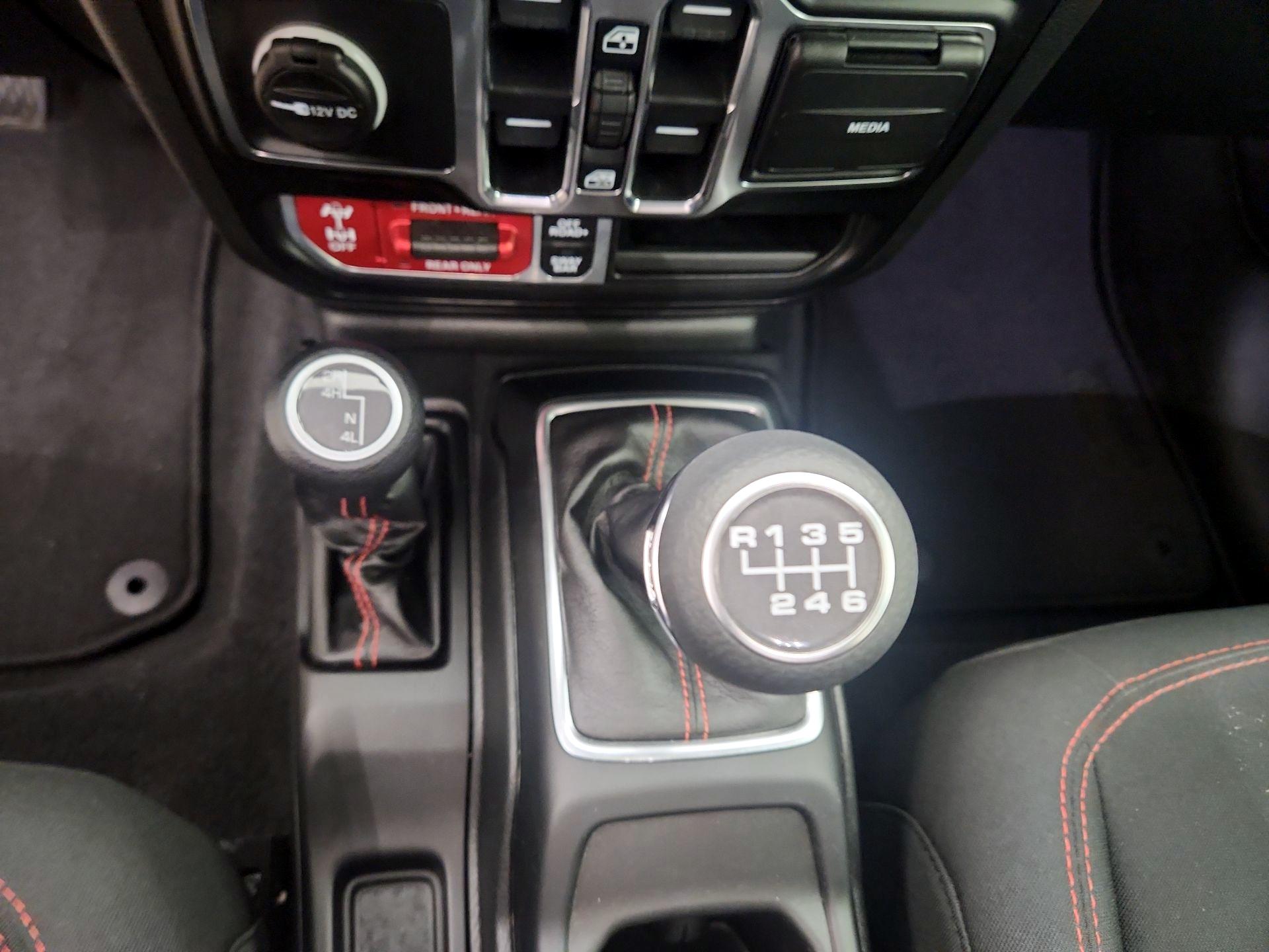 Thumbnail: 2023 Jeep Gladiator - 18