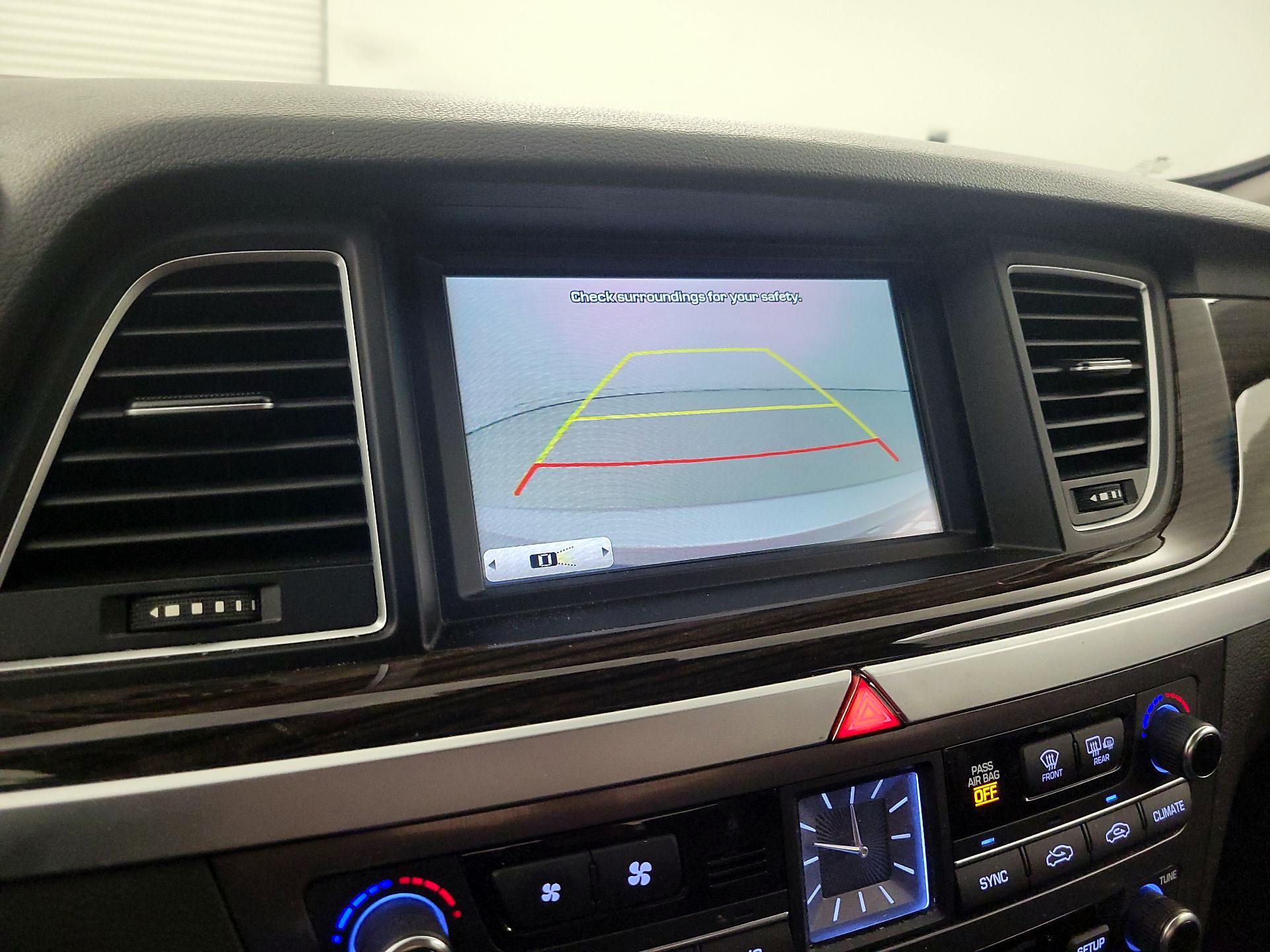Thumbnail: 2015 Hyundai Genesis - 15