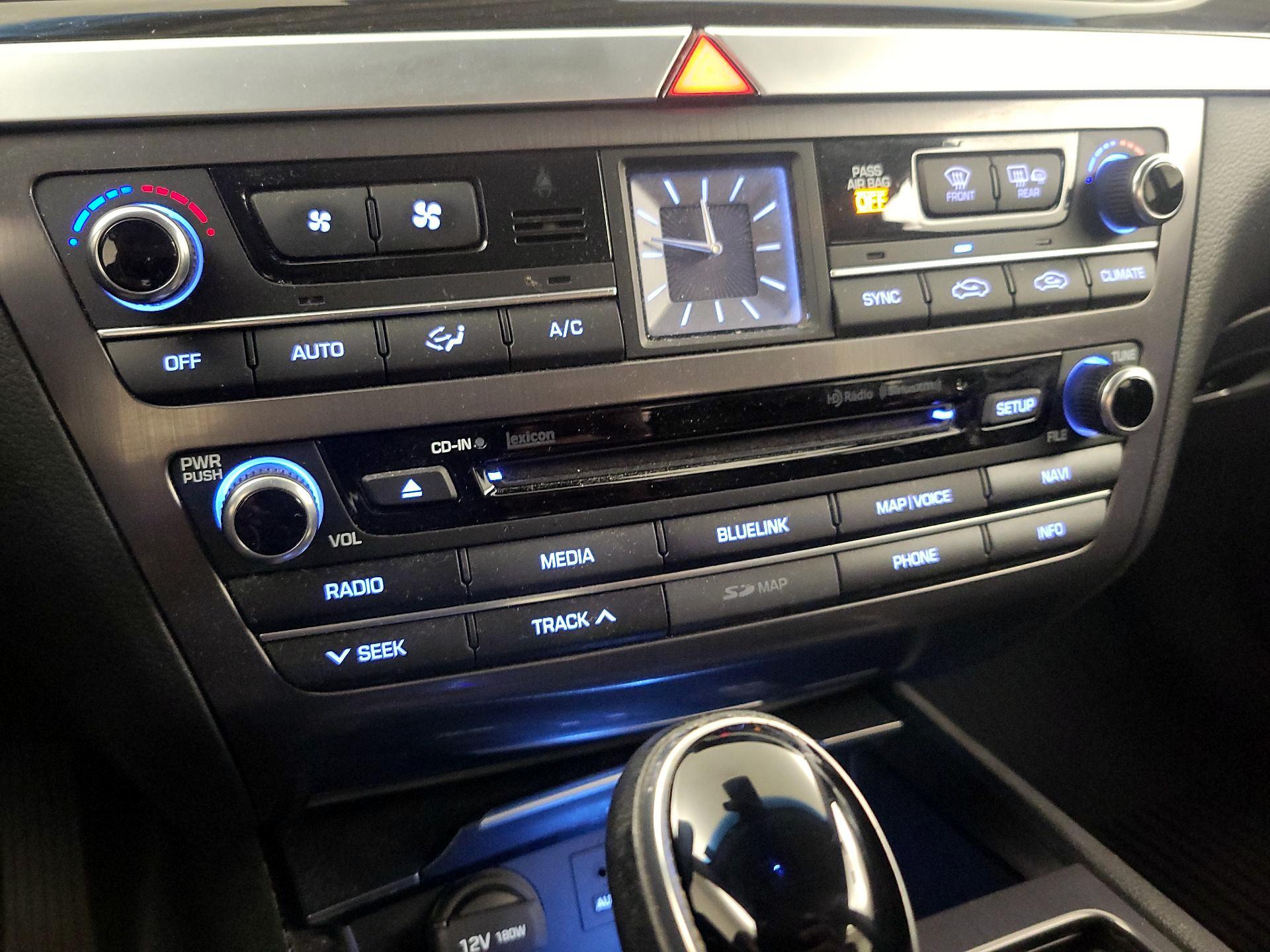 Thumbnail: 2015 Hyundai Genesis - 17