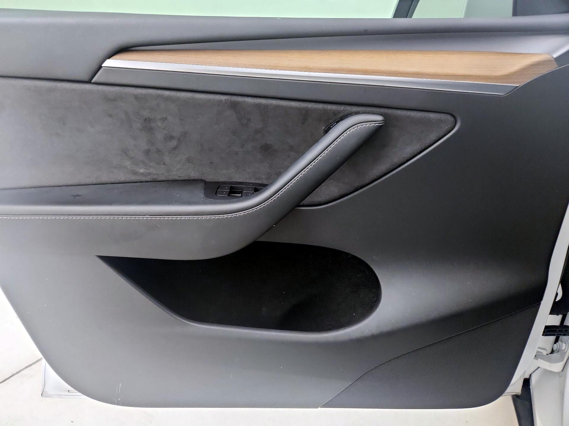 Thumbnail: 2022 Tesla Model Y - 12