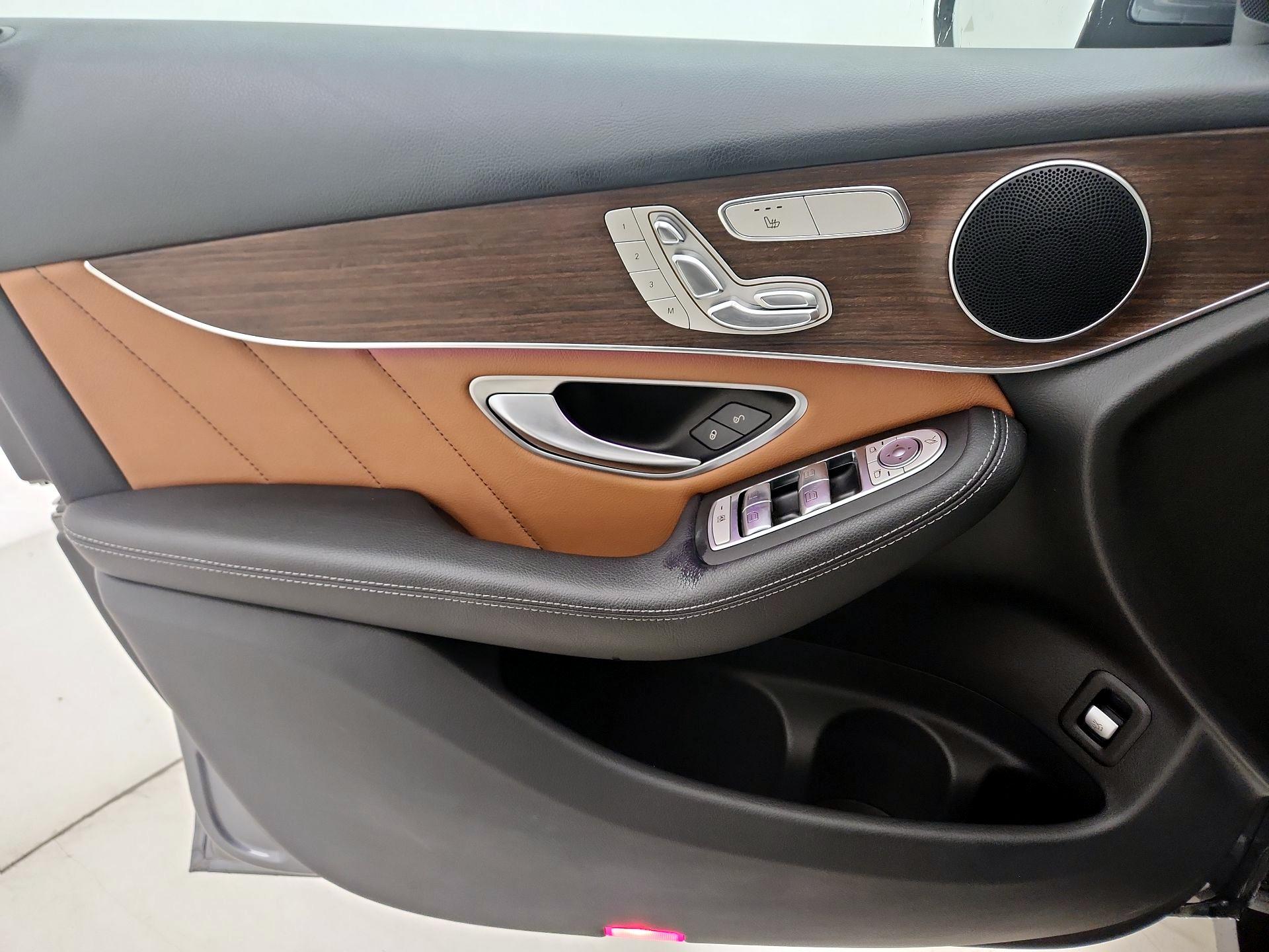 Thumbnail: 2022 Mercedes-Benz GLC - 12