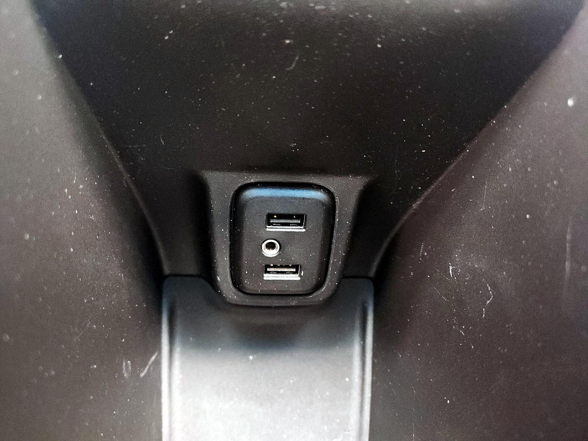 Thumbnail: 2021 Chevrolet Bolt EV - 18
