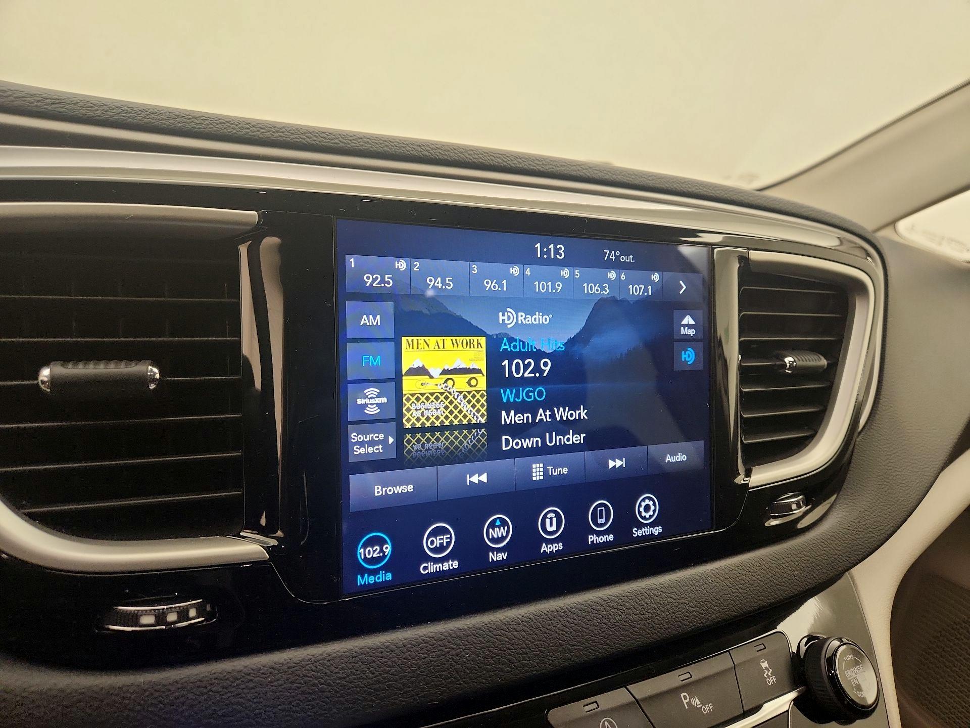 Thumbnail: 2020 Chrysler Pacifica - 16