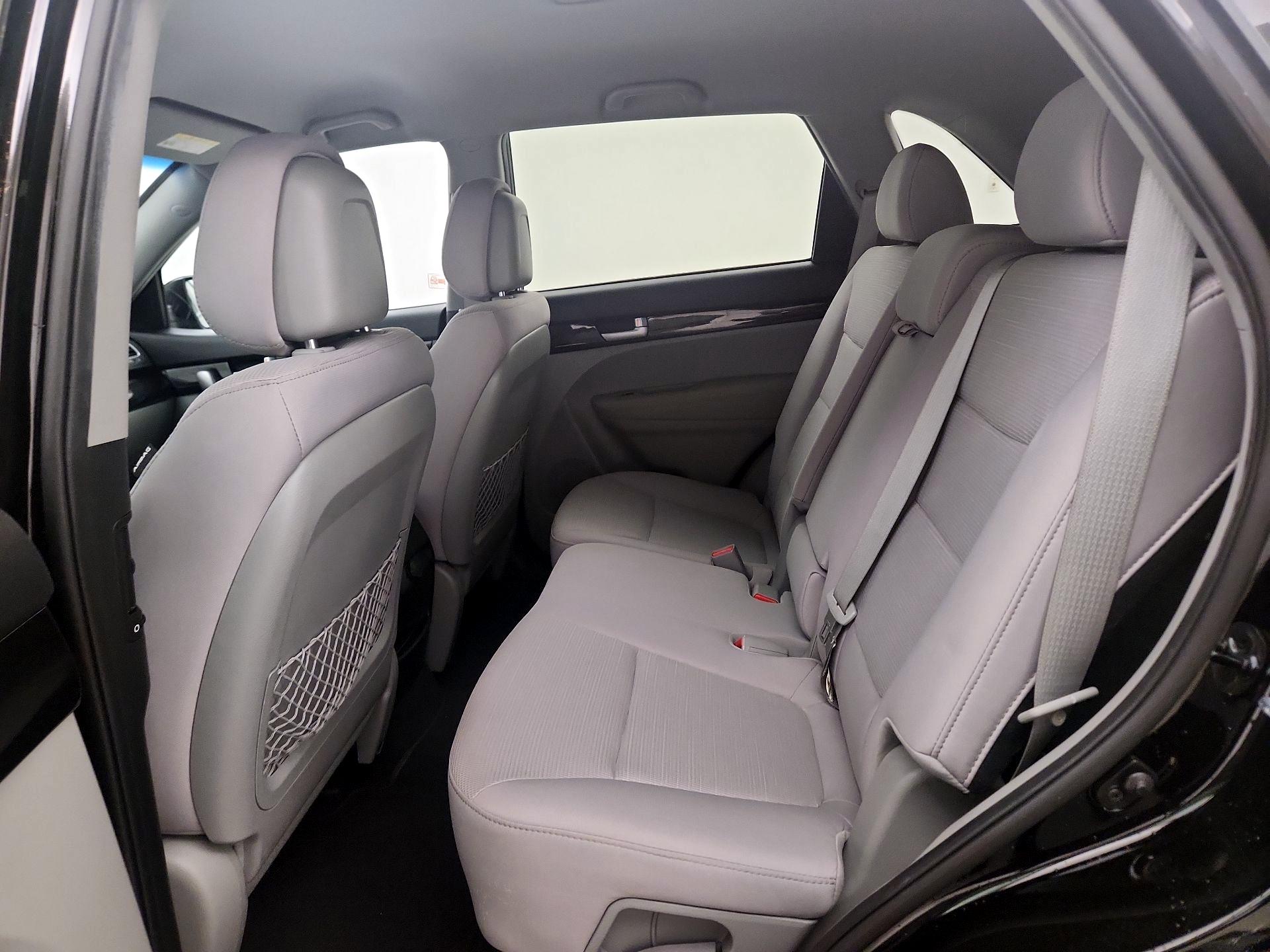 Thumbnail: 2015 Kia Sorento - 18