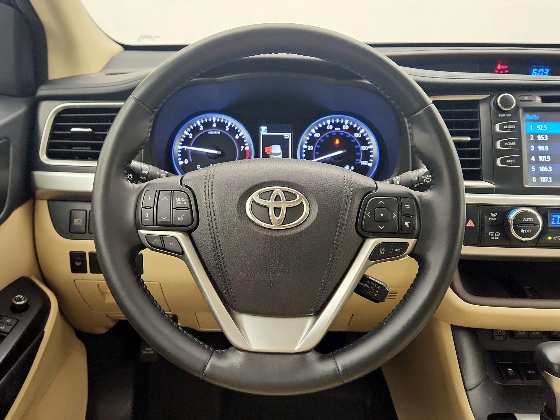 Thumbnail: 2018 Toyota Highlander - 10