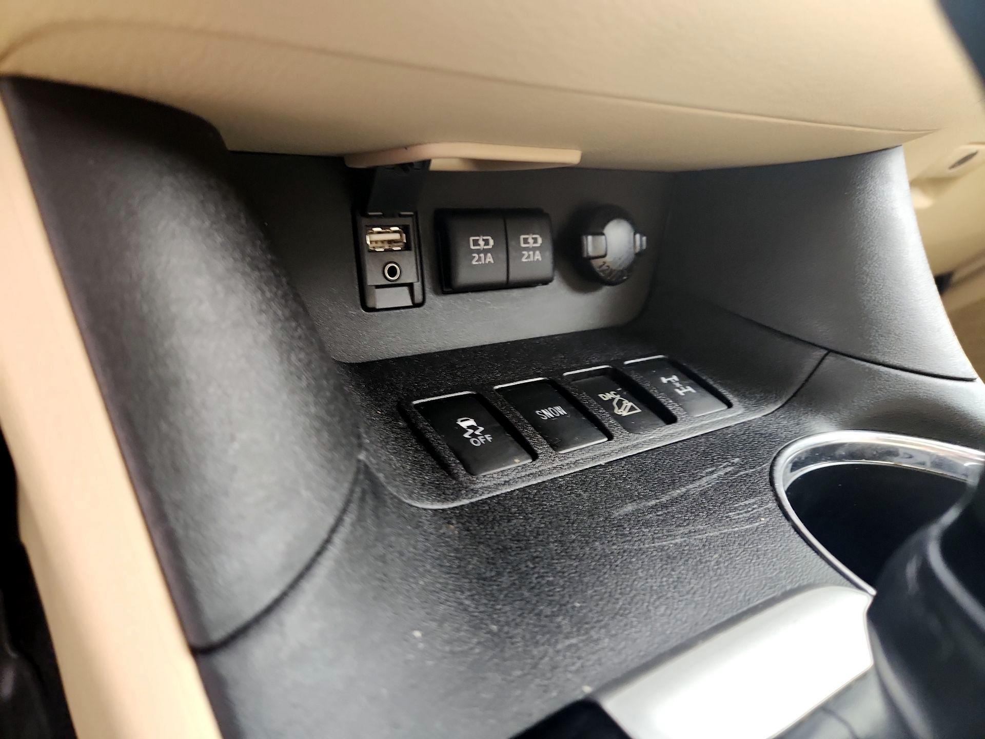 Thumbnail: 2018 Toyota Highlander - 18