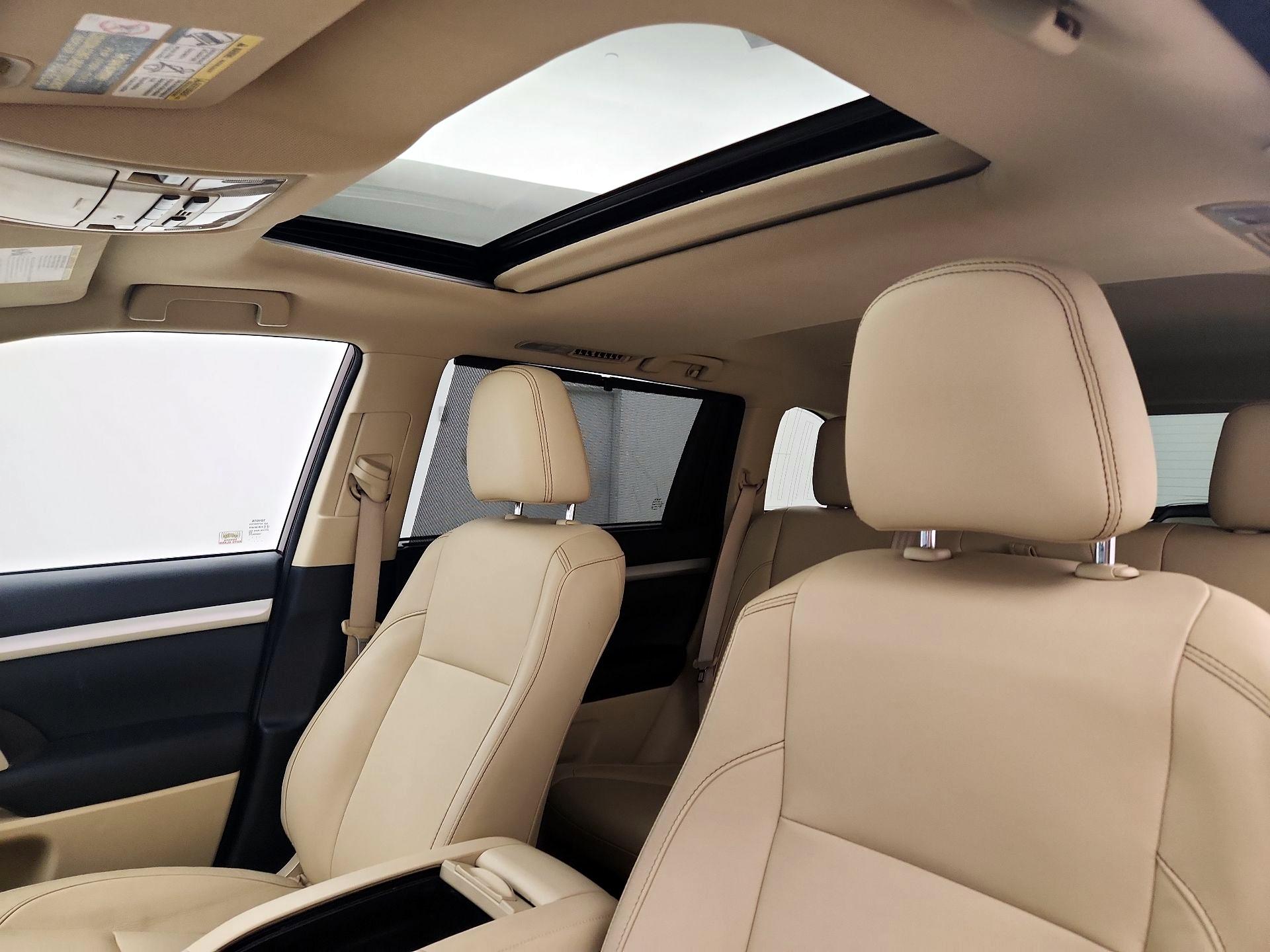 Thumbnail: 2018 Toyota Highlander - 19