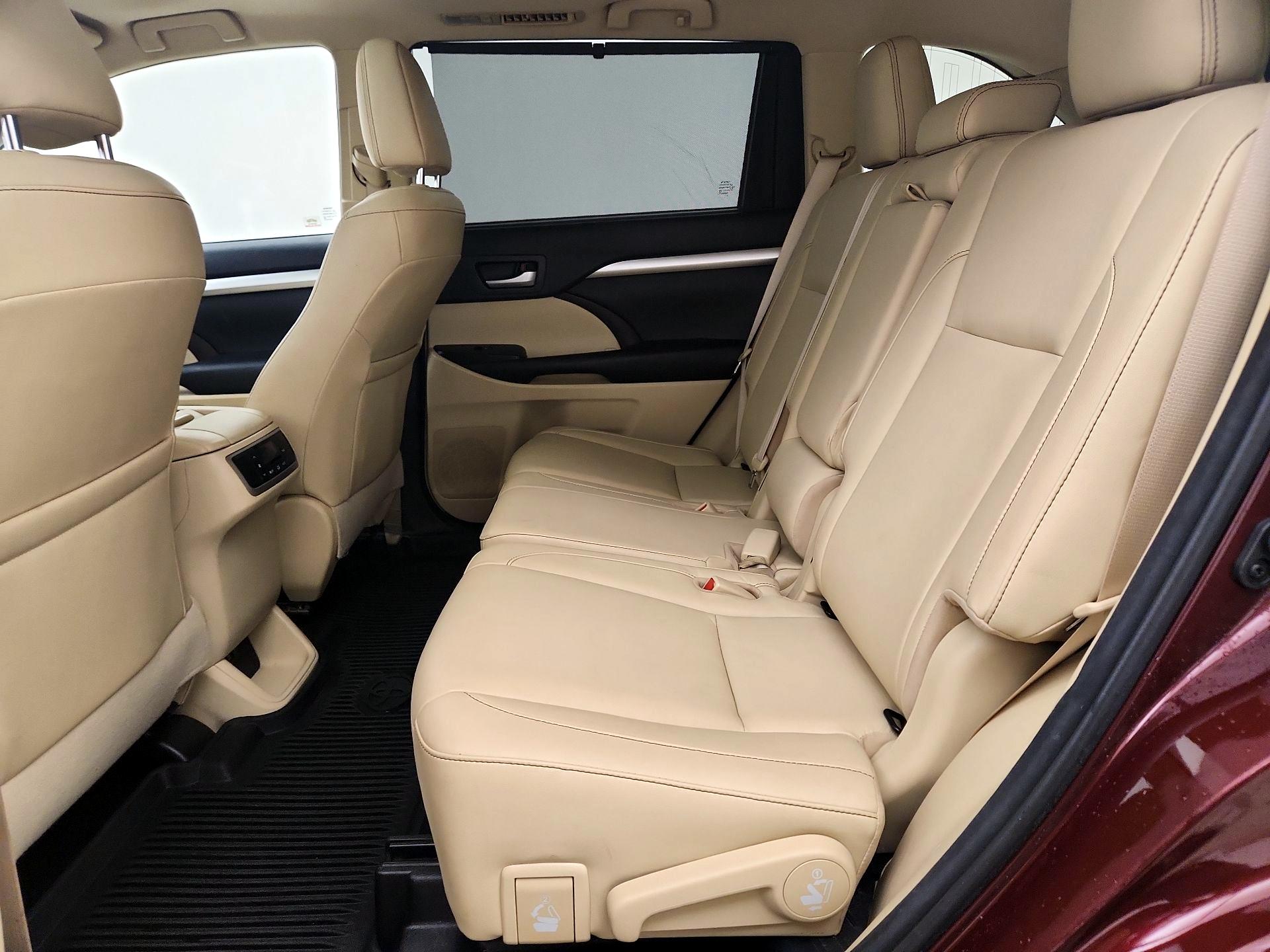 Thumbnail: 2018 Toyota Highlander - 20
