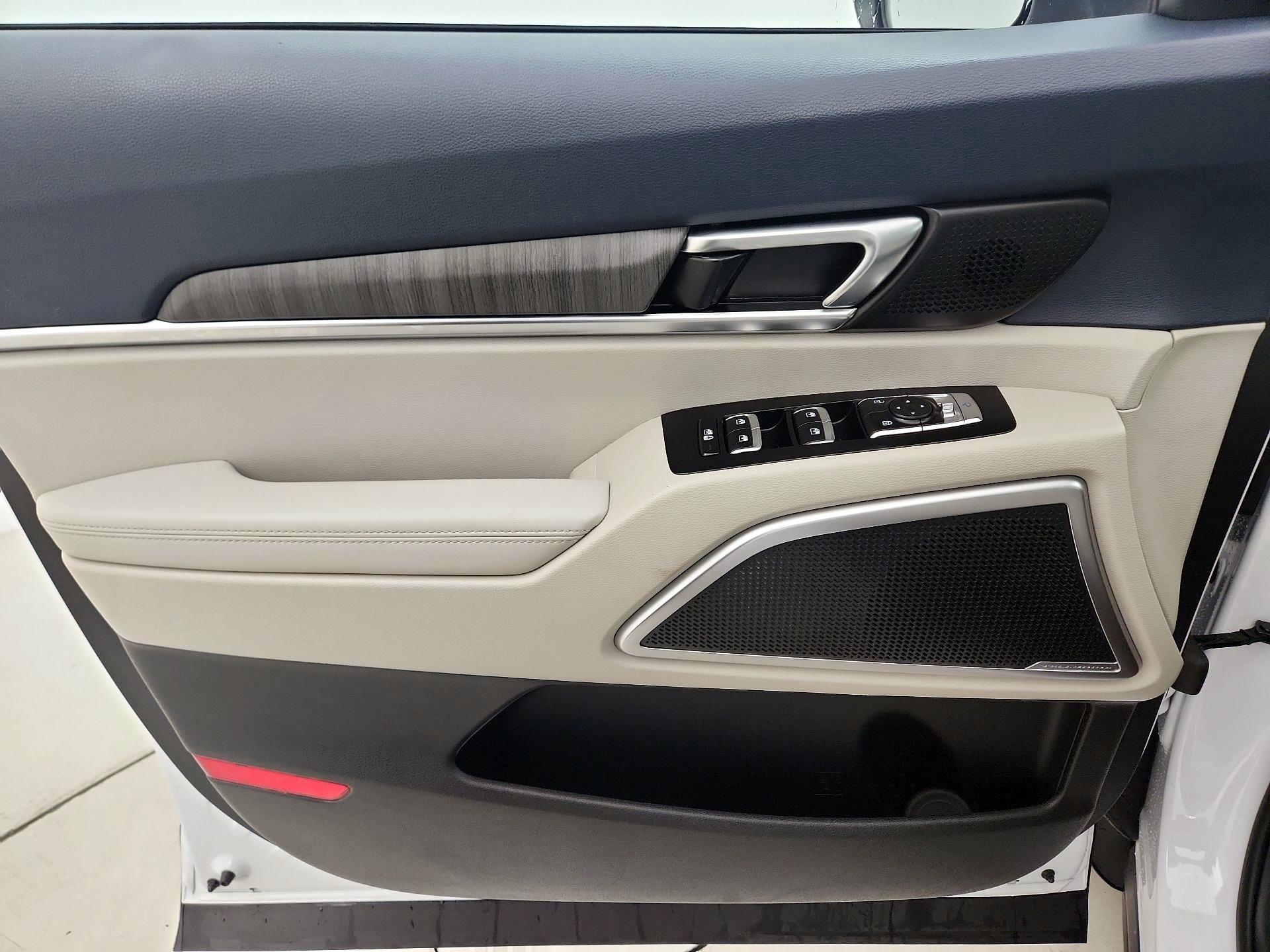 Thumbnail: 2023 Kia Telluride - 12