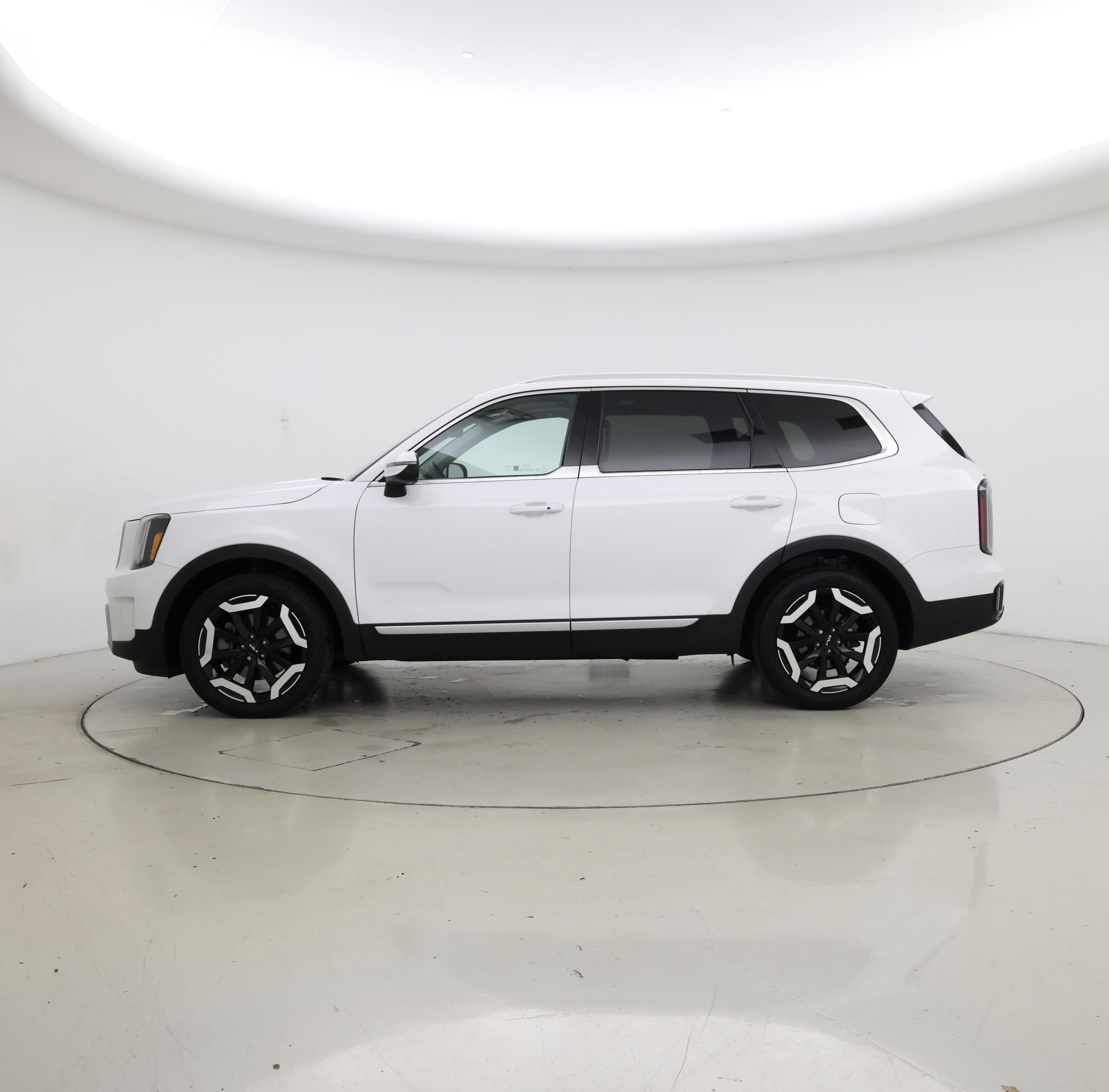 Thumbnail: 2023 Kia Telluride - 3