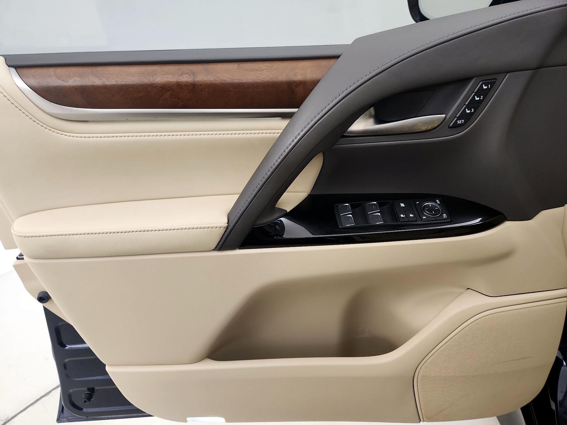 Thumbnail: 2020 Lexus LX - 12