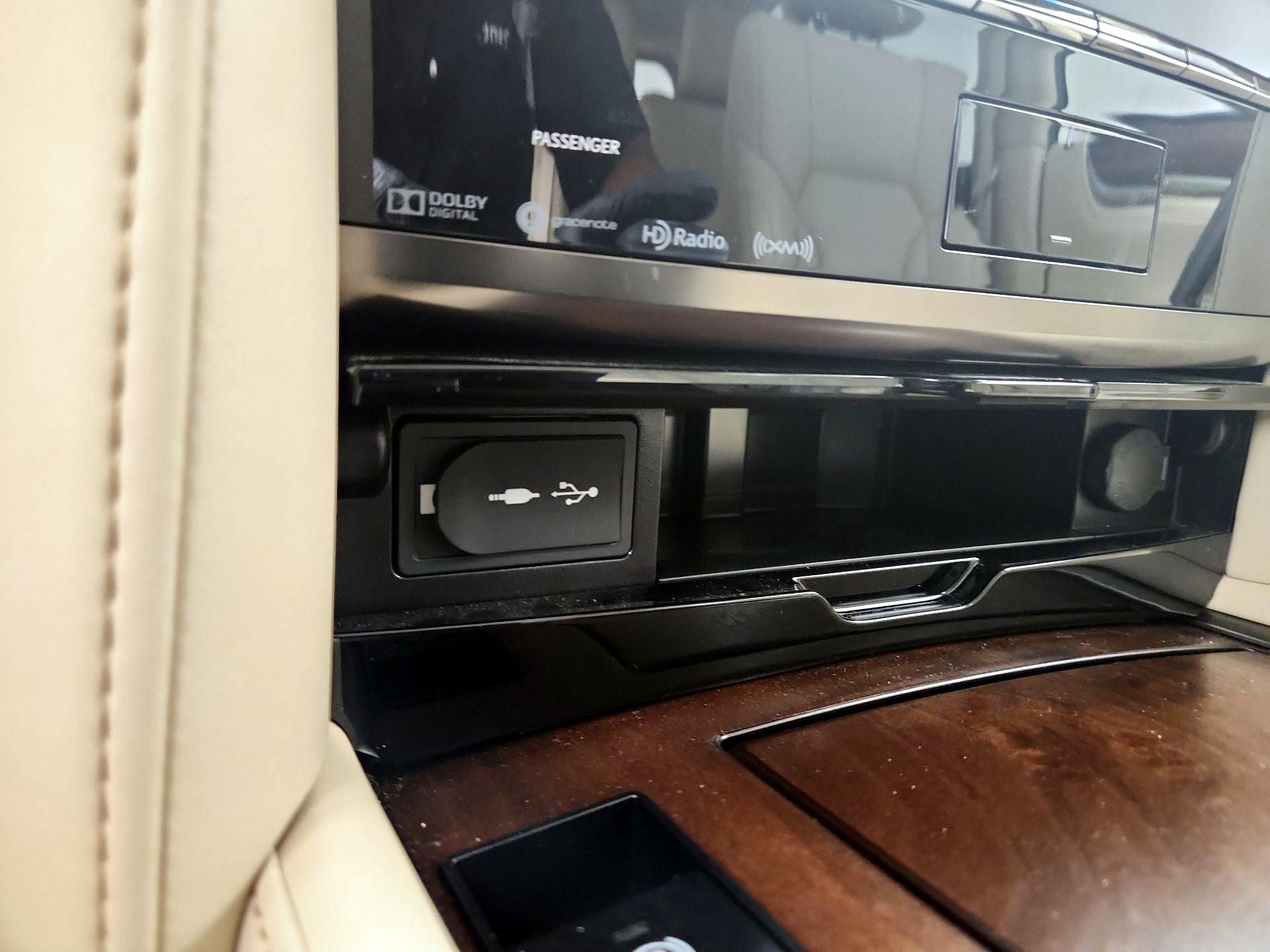 Thumbnail: 2020 Lexus LX - 19
