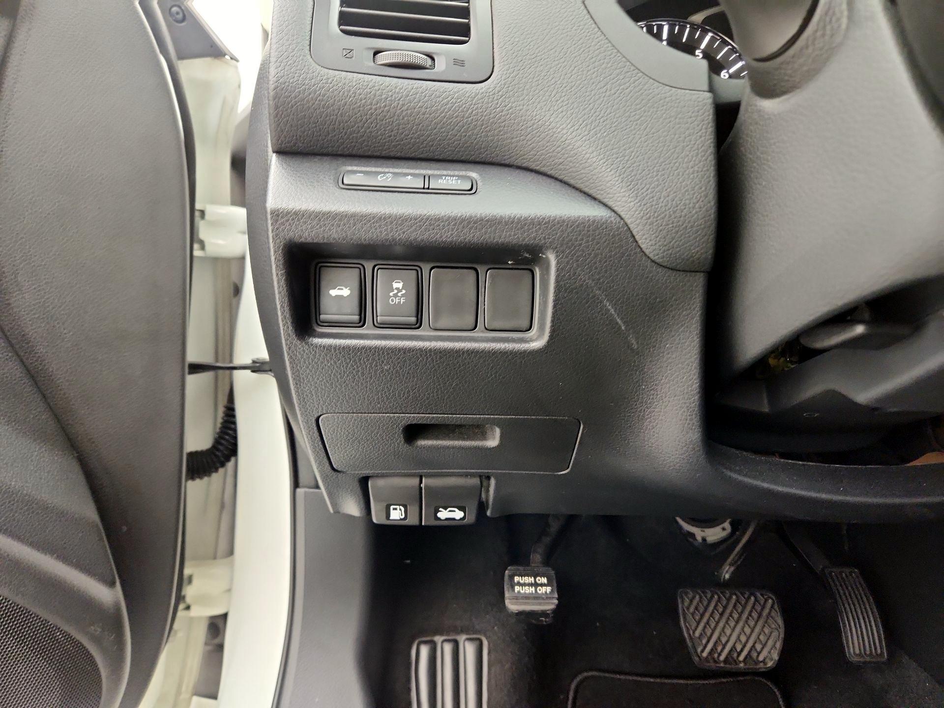 Thumbnail: 2018 Nissan Altima - 13