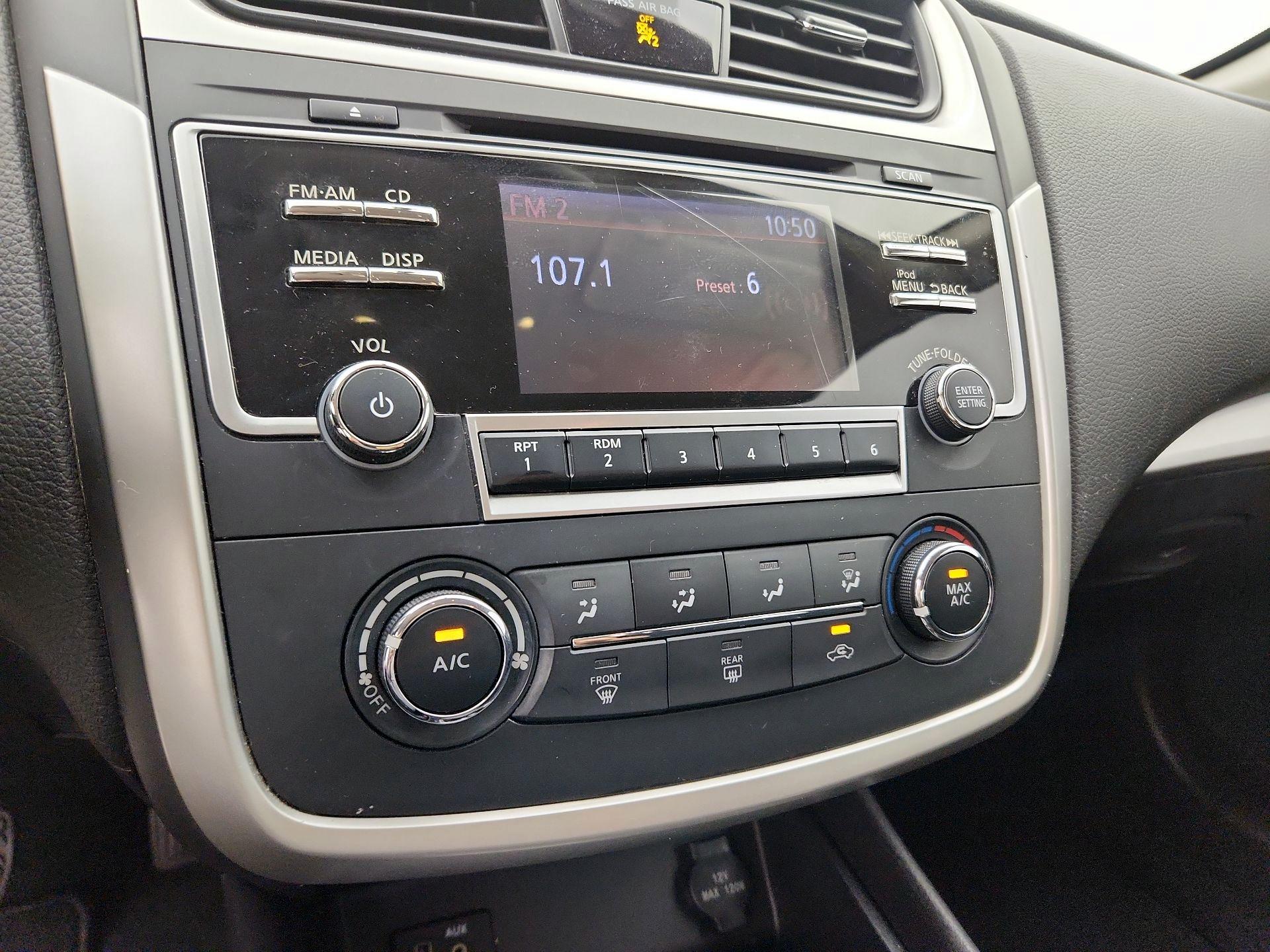 Thumbnail: 2018 Nissan Altima - 16