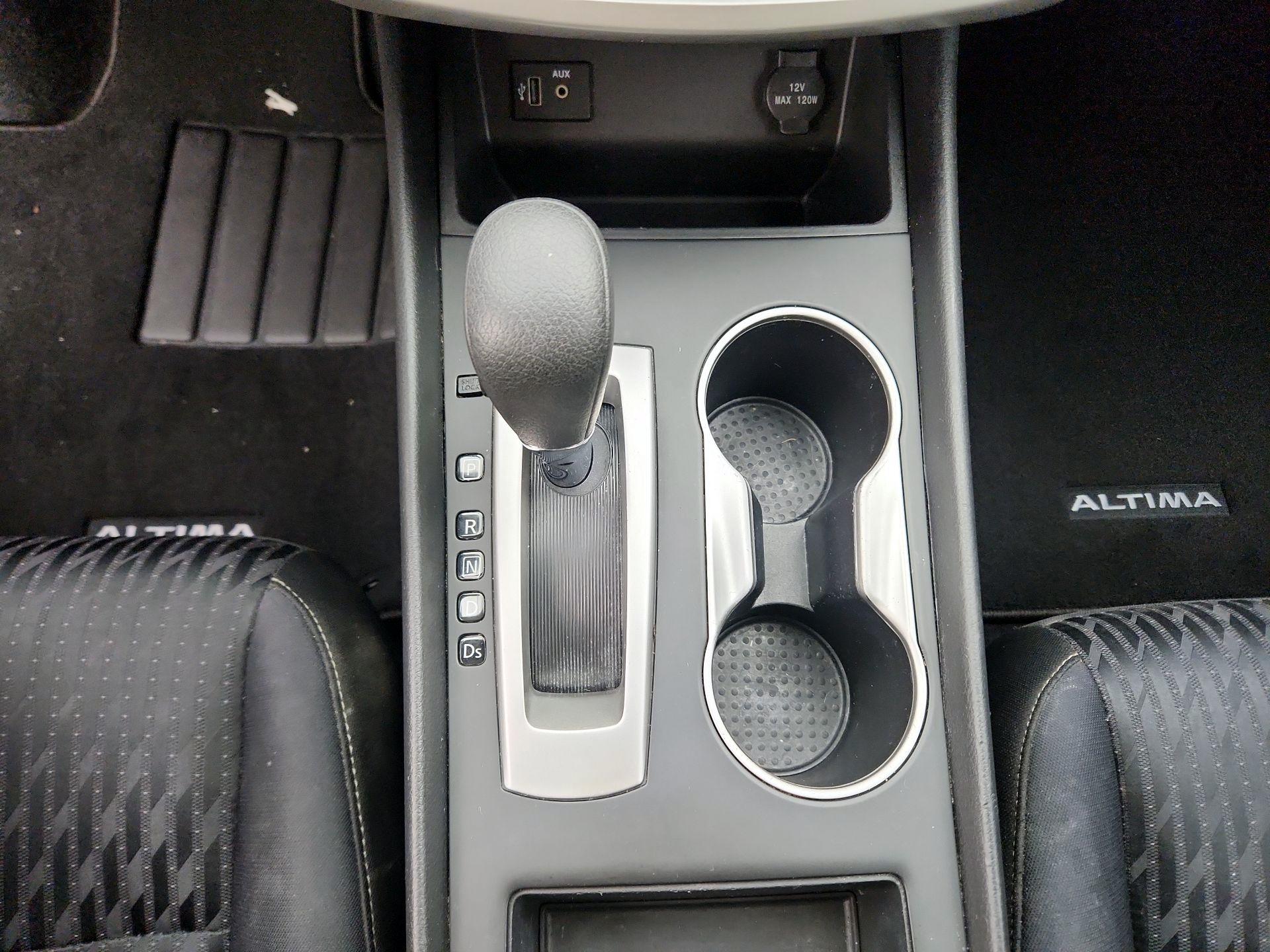 Thumbnail: 2018 Nissan Altima - 17