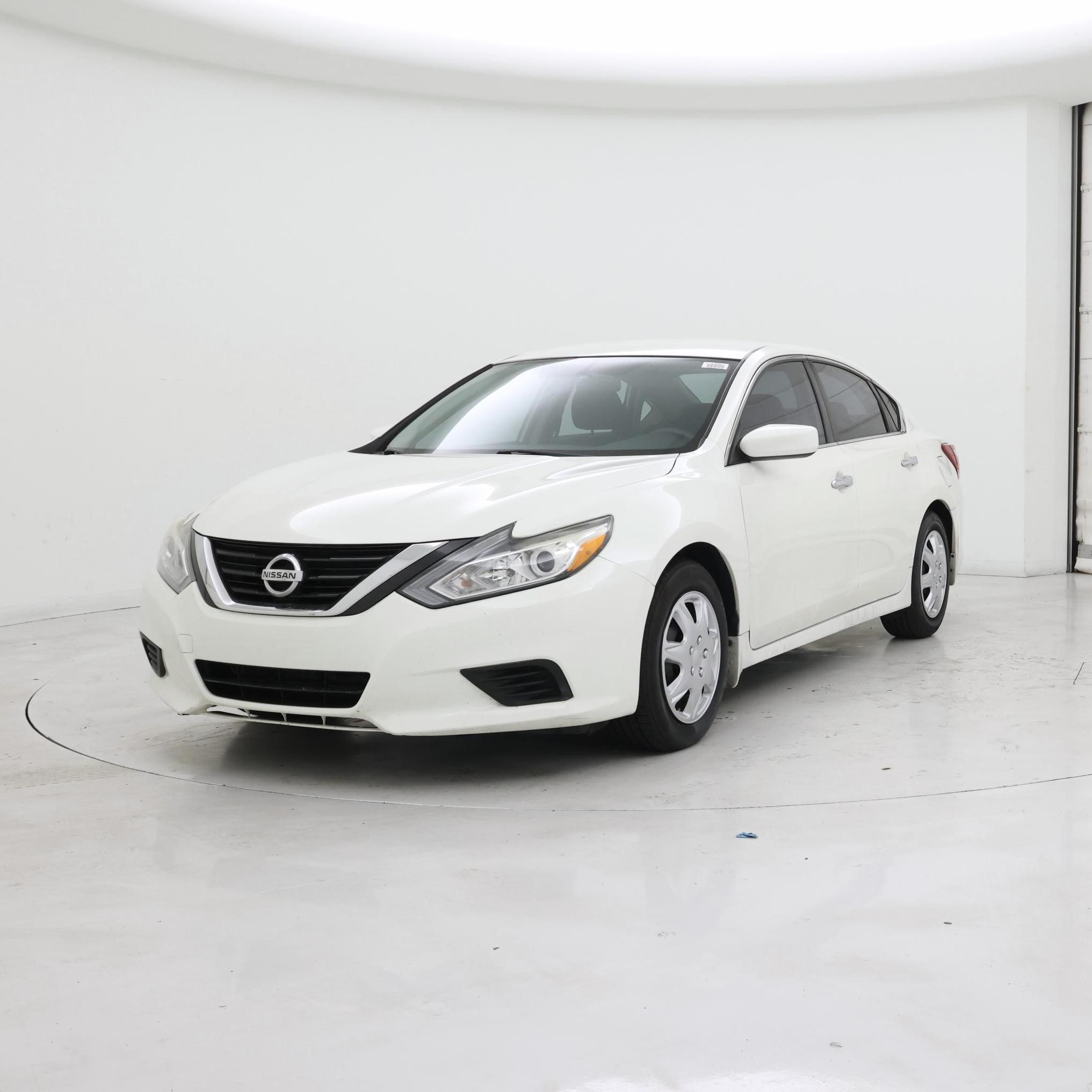 Thumbnail: 2018 Nissan Altima - 4