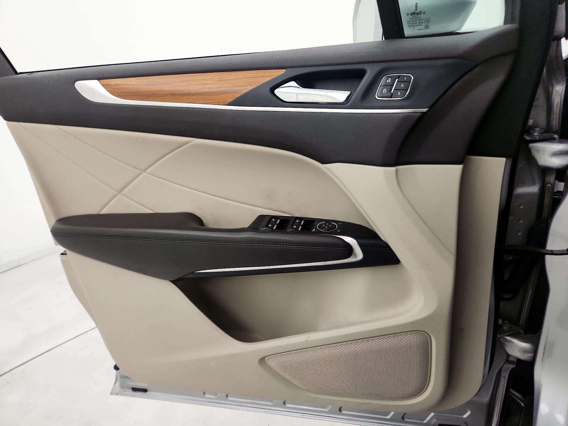 Thumbnail: 2019 Lincoln MKC - 12