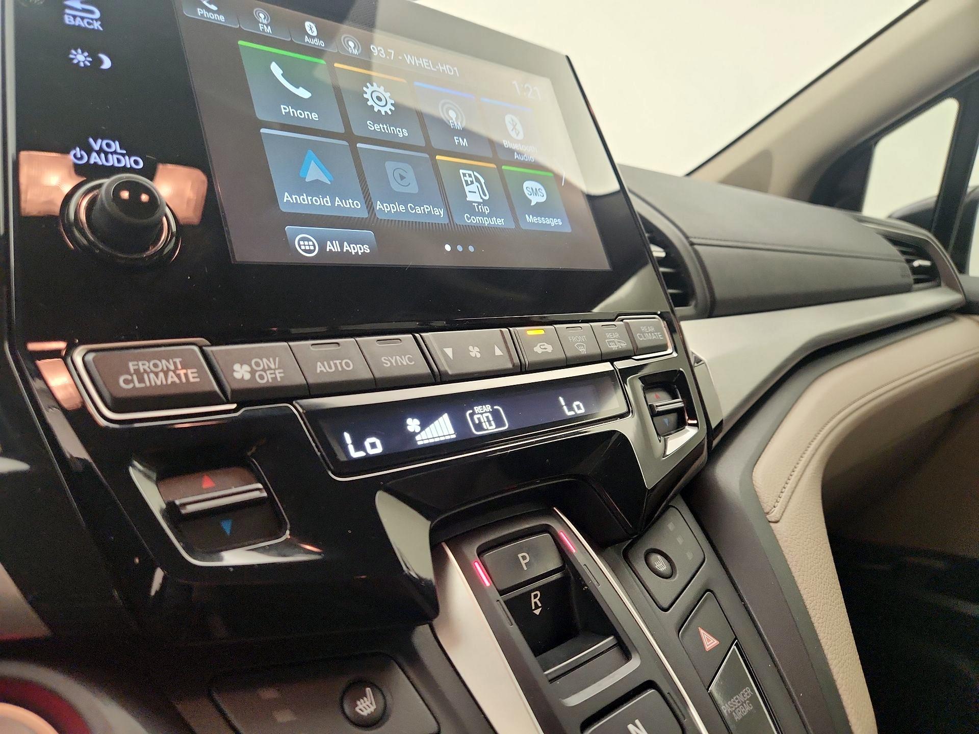 Thumbnail: 2019 Honda Odyssey - 16