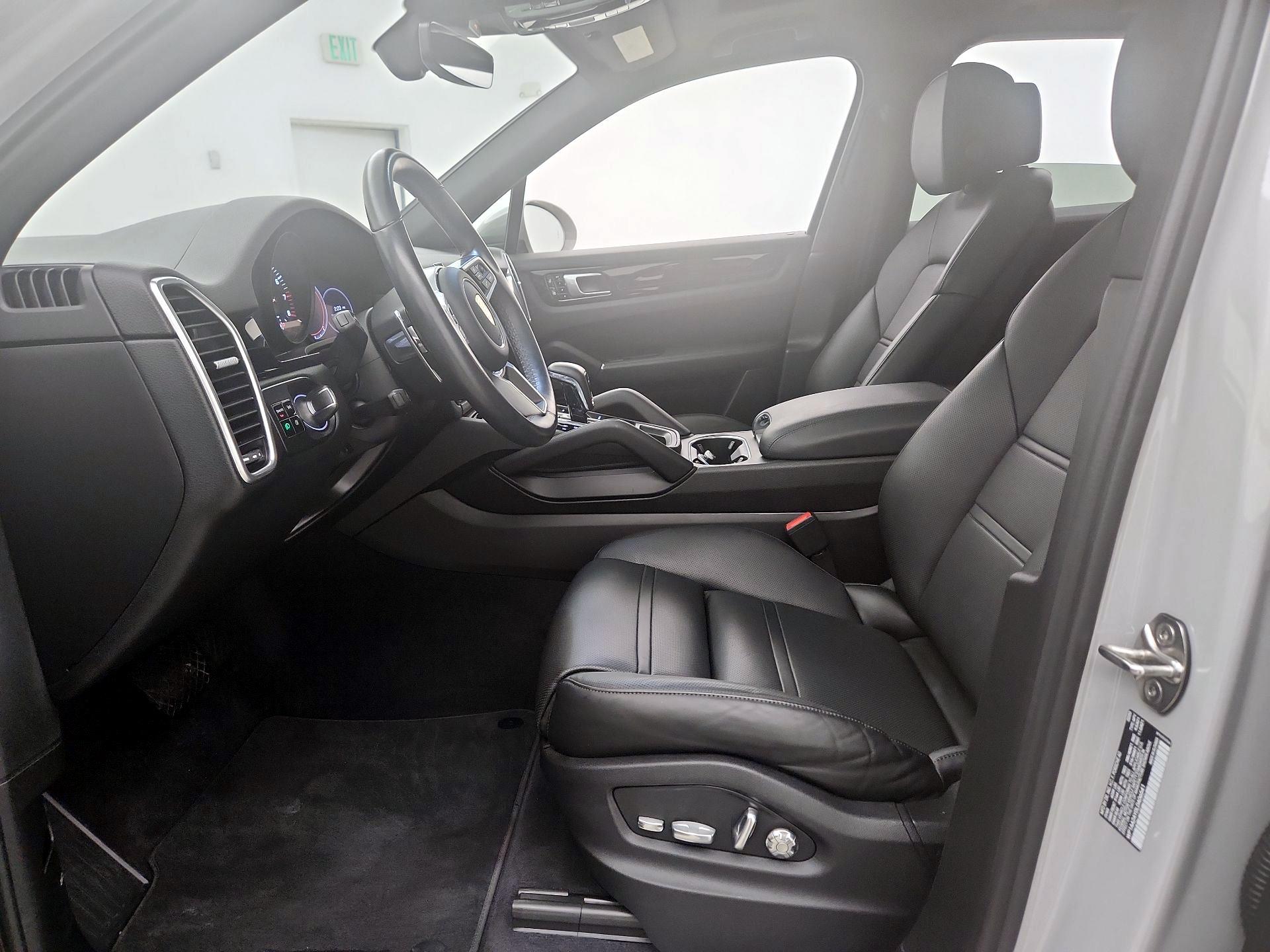 Thumbnail: 2020 Porsche Cayenne - 11