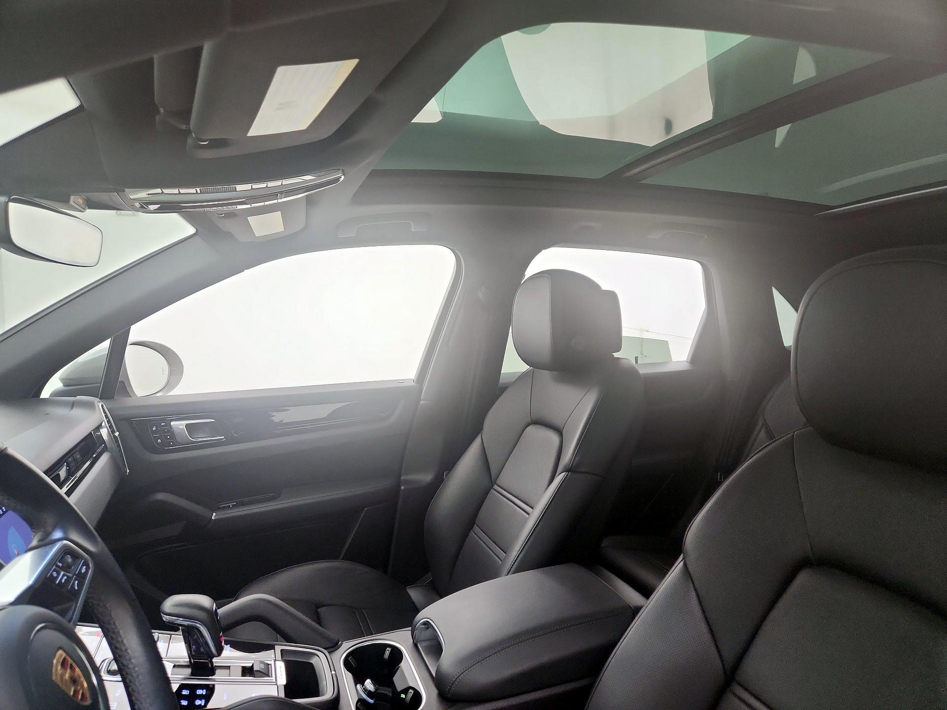 Thumbnail: 2020 Porsche Cayenne - 20