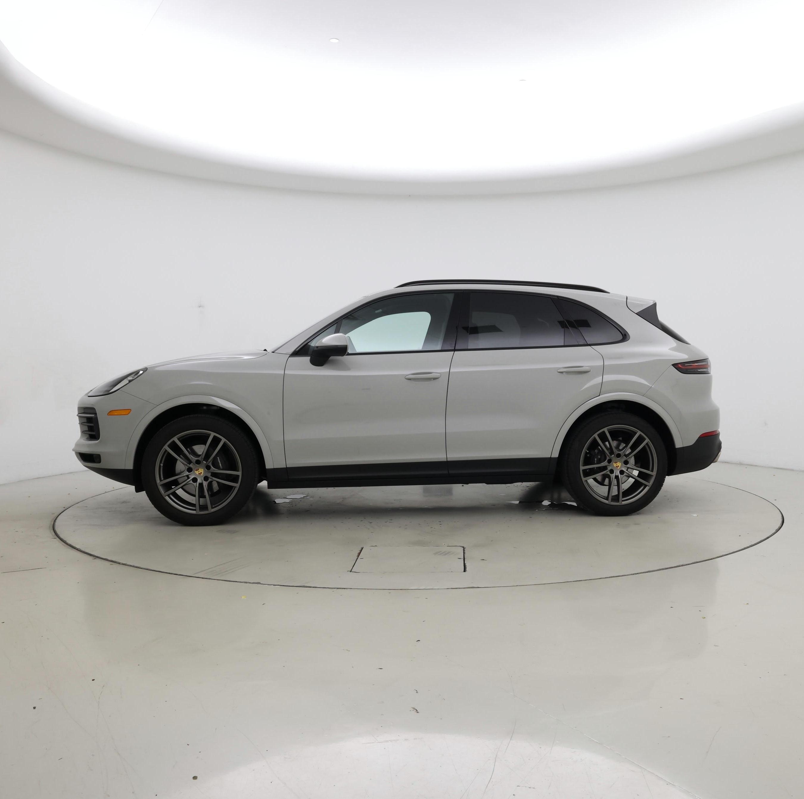 Thumbnail: 2020 Porsche Cayenne - 3