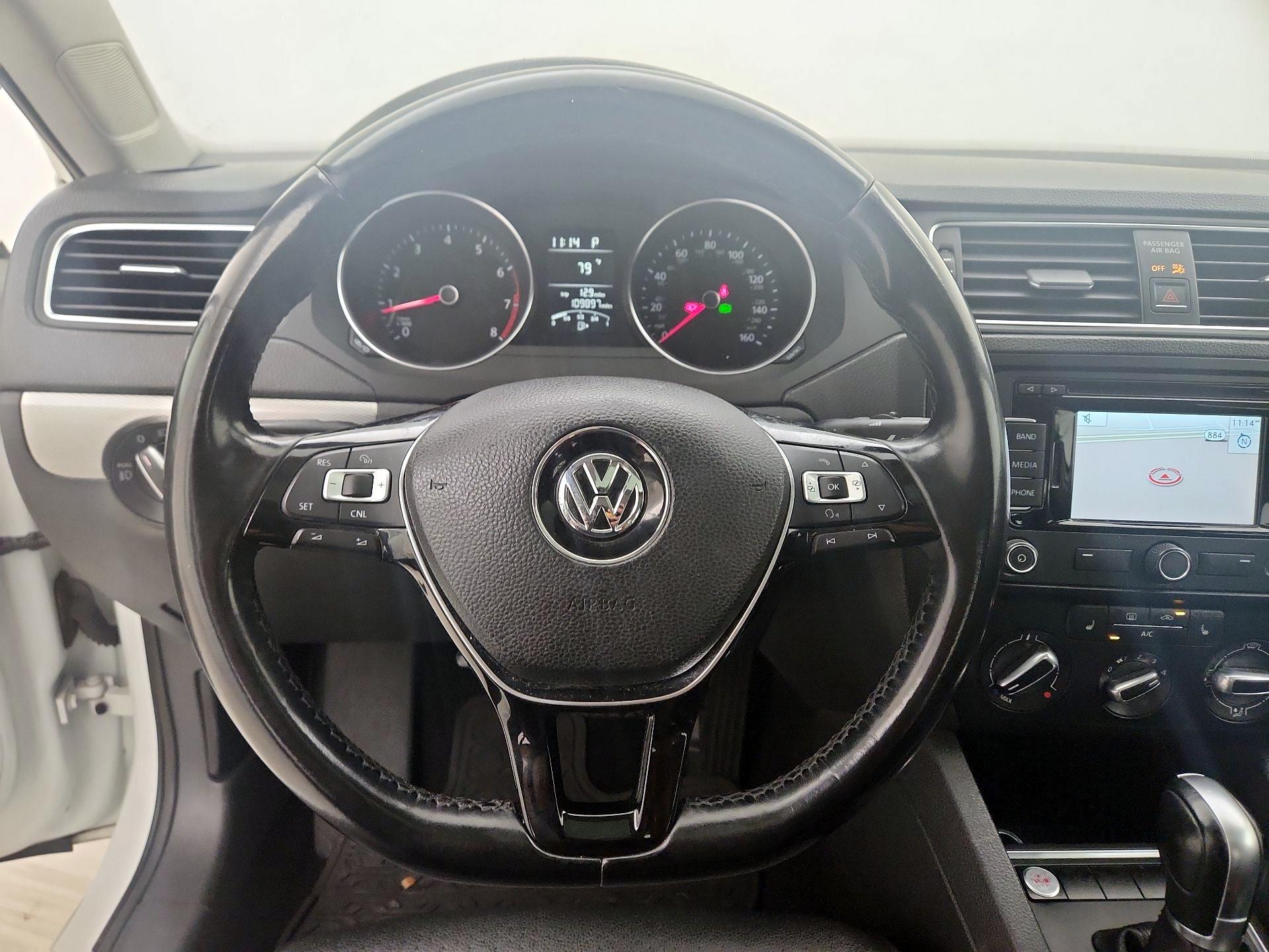 Thumbnail: 2015 Volkswagen Jetta - 10