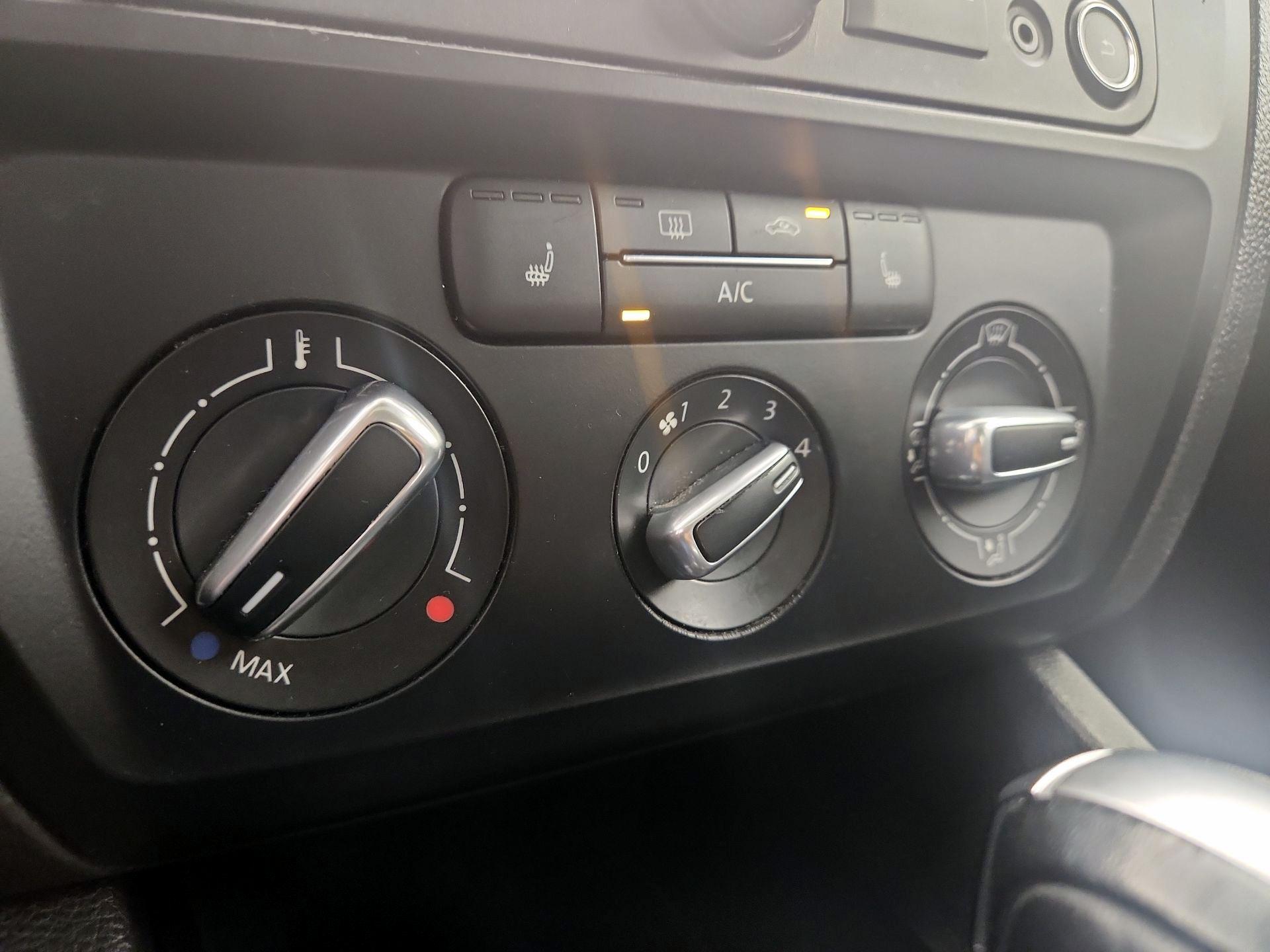 Thumbnail: 2015 Volkswagen Jetta - 17