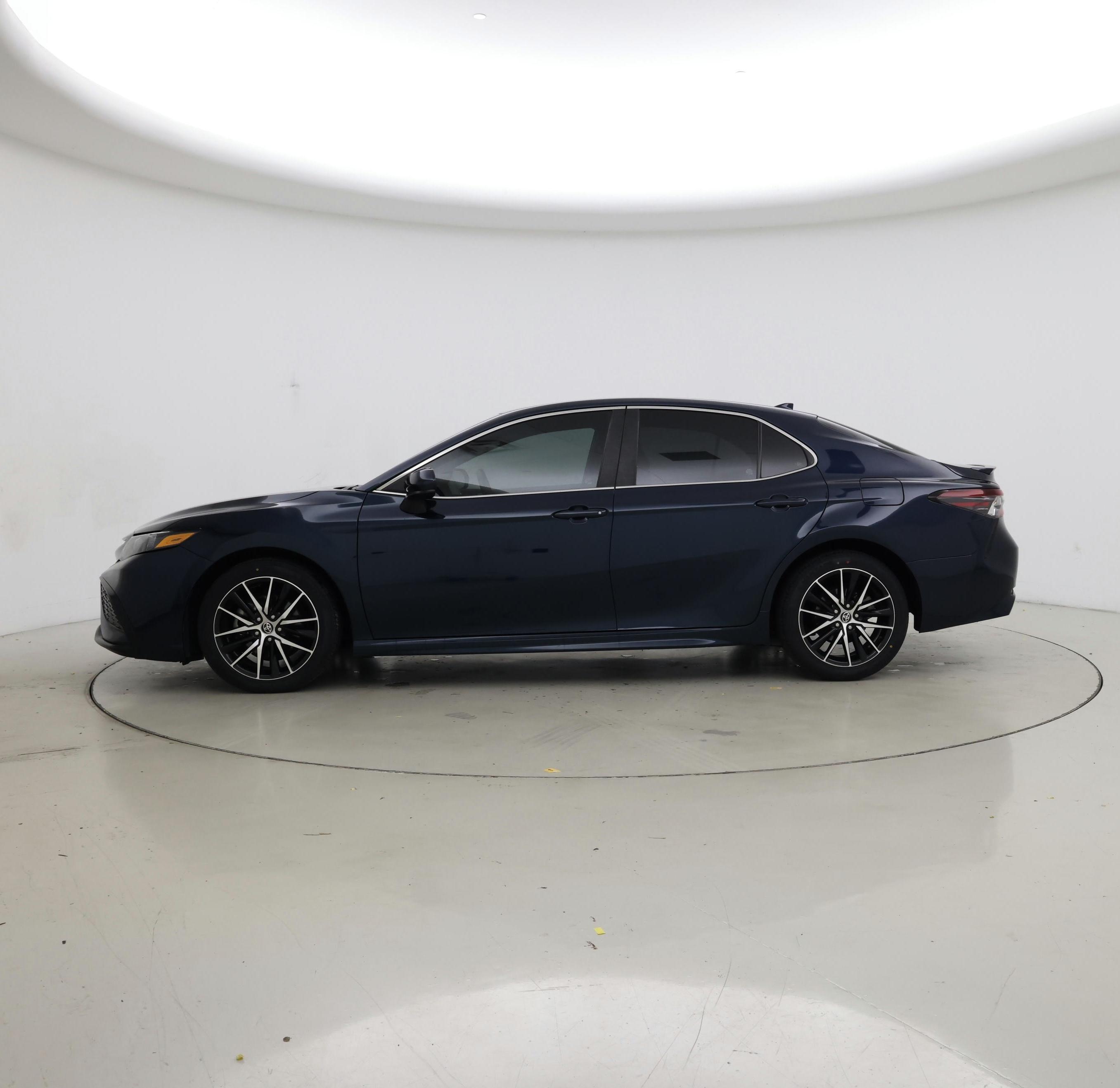 Thumbnail: 2021 Toyota Camry - 3