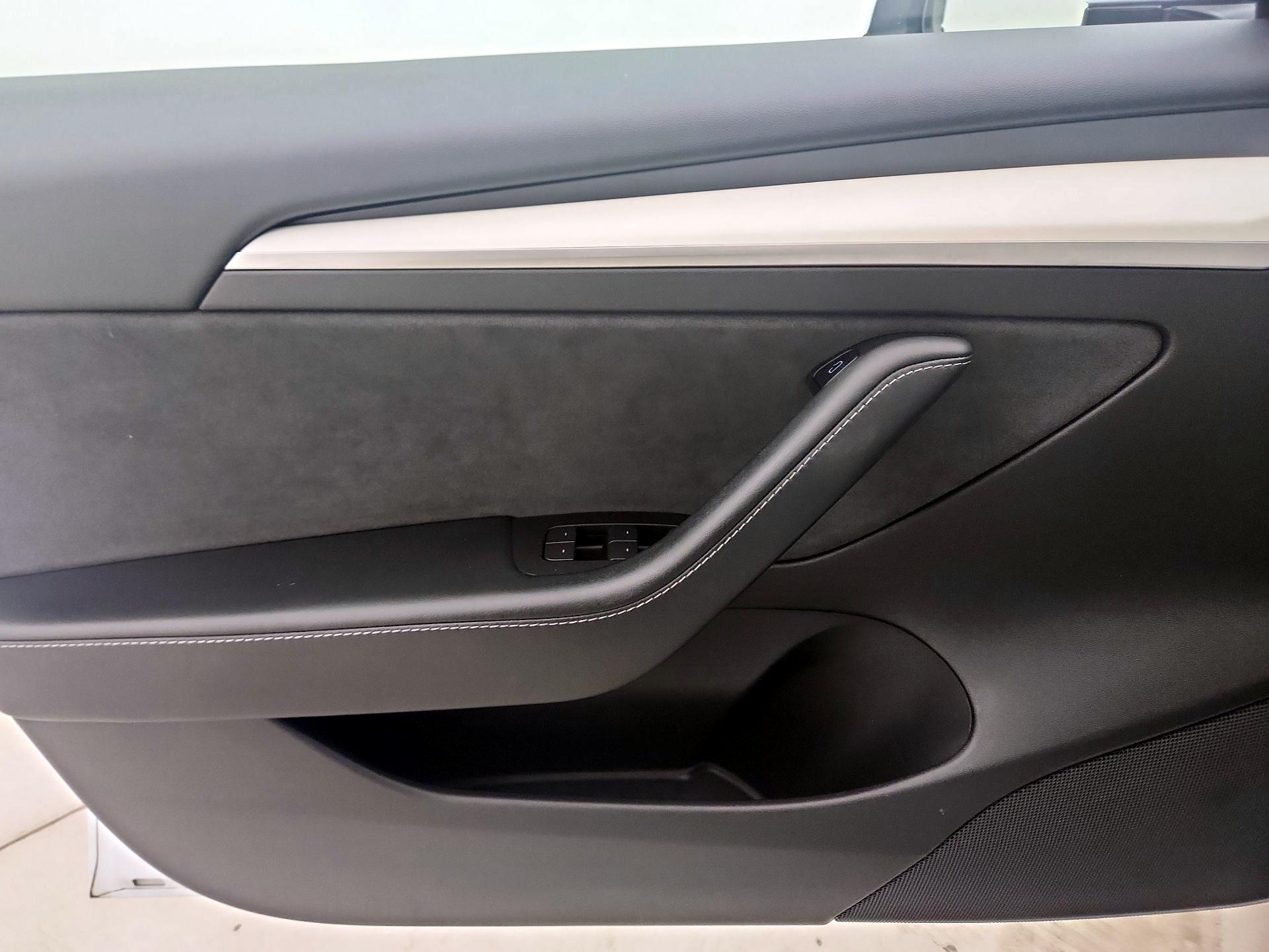 Thumbnail: 2021 Tesla Model 3 - 12