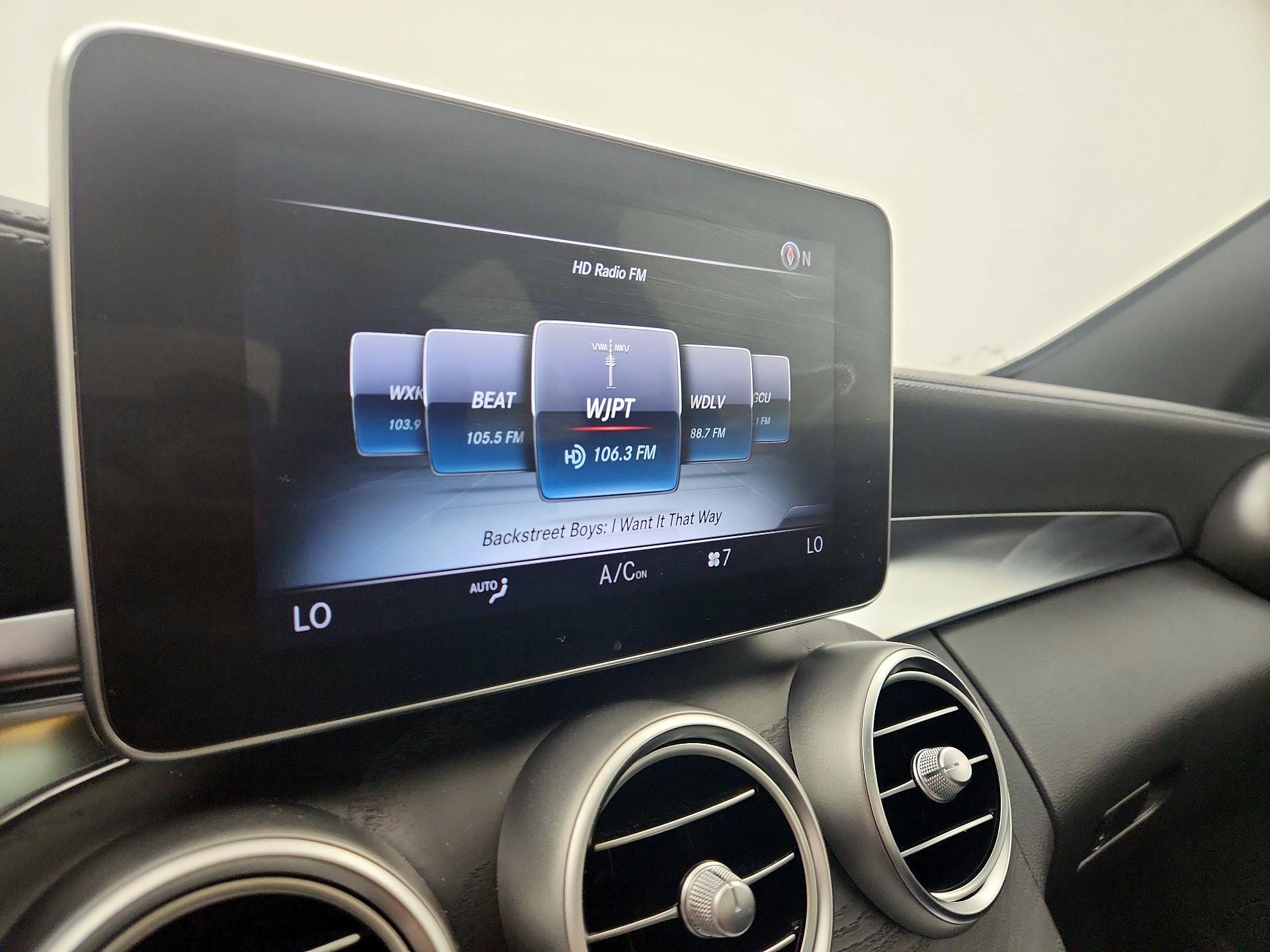 Thumbnail: 2015 Mercedes-Benz C-Class - 15