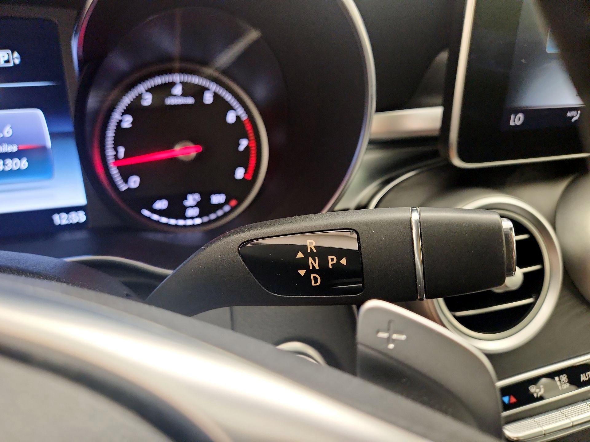 Thumbnail: 2015 Mercedes-Benz C-Class - 17