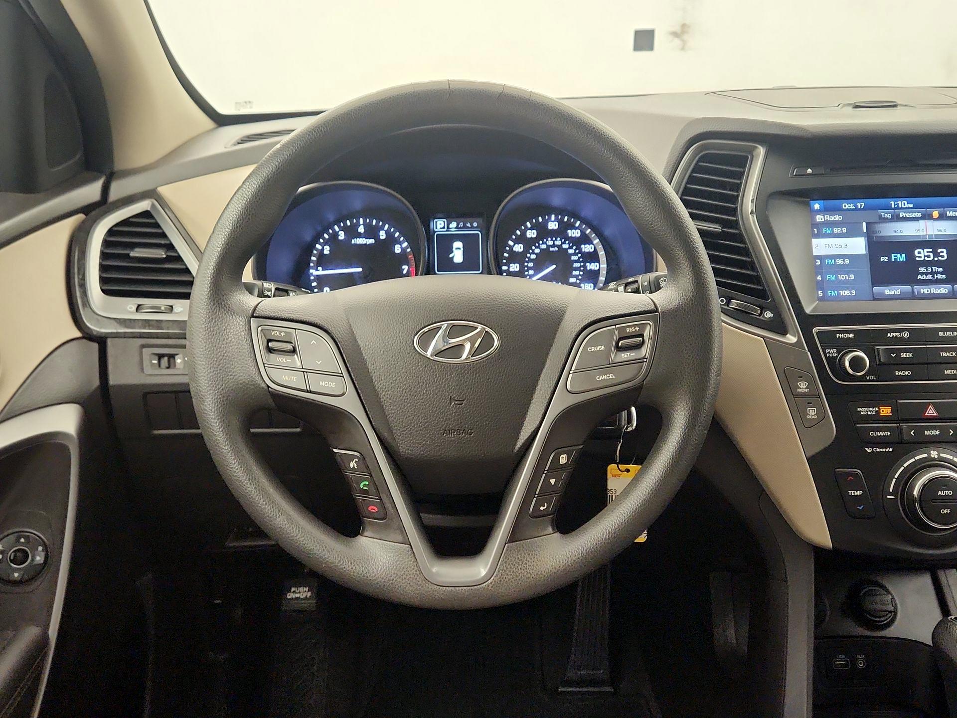 Thumbnail: 2017 Hyundai Santa Fe - 10