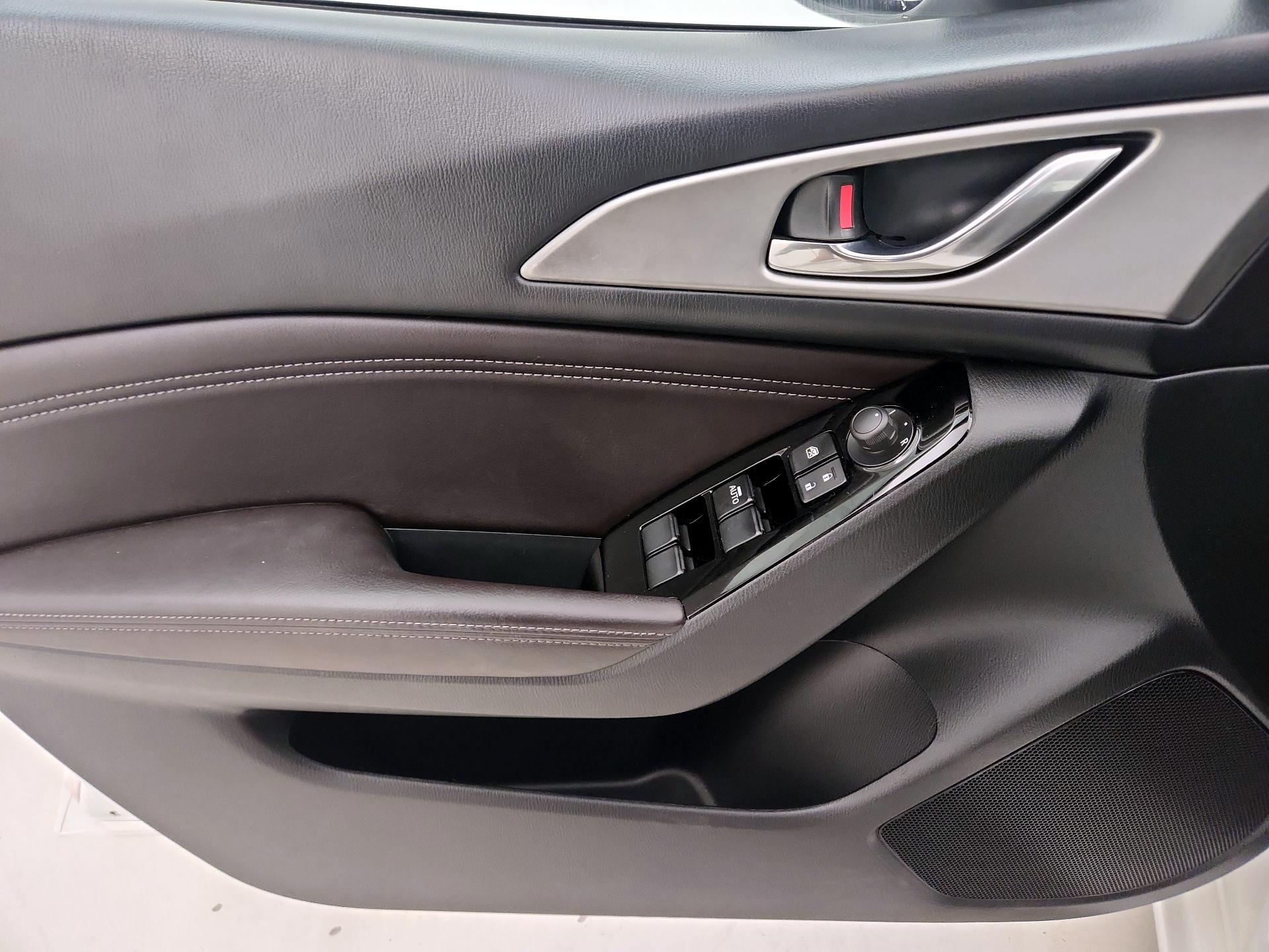 Thumbnail: 2018 Mazda Mazda3 - 12