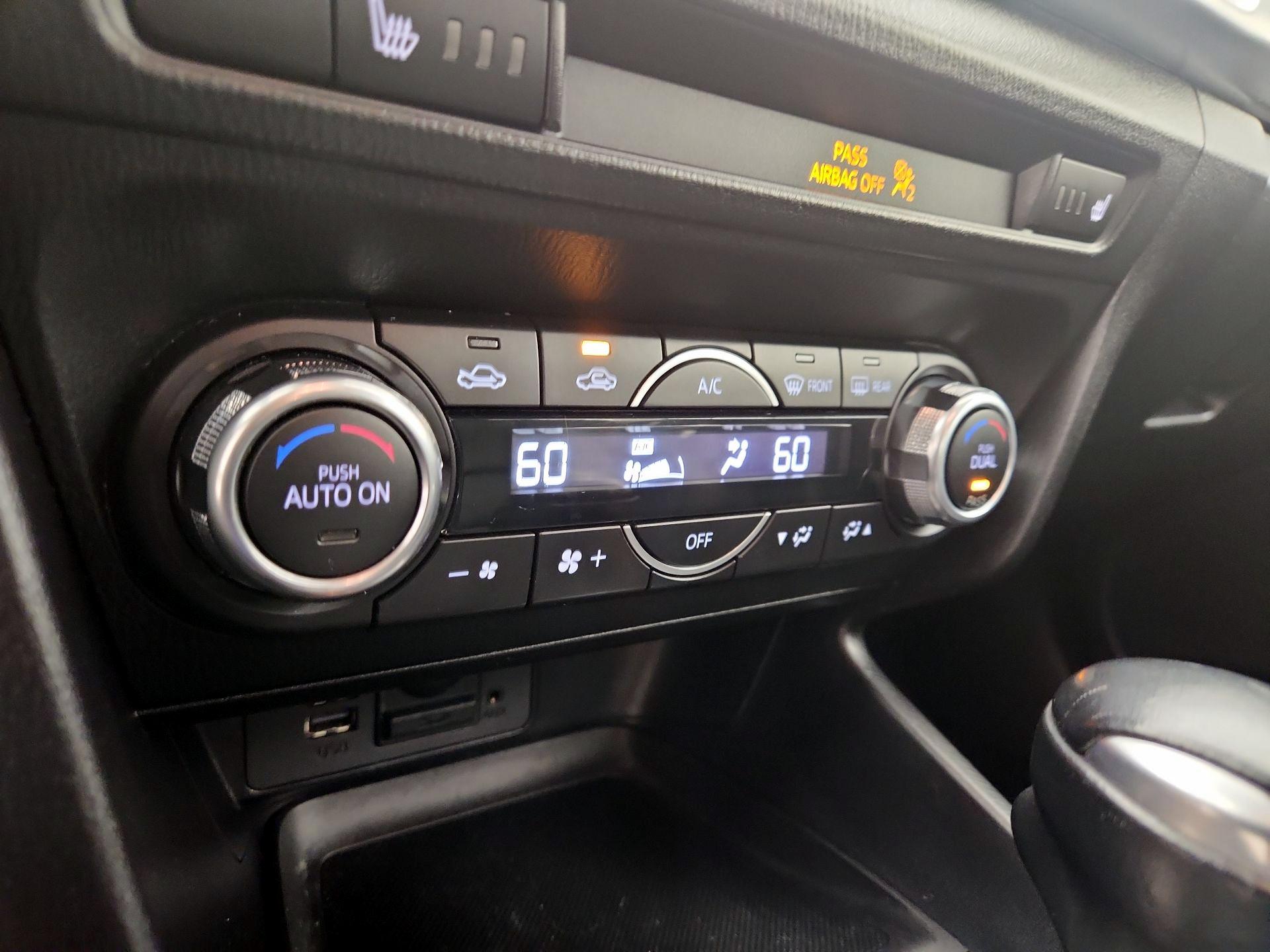 Thumbnail: 2018 Mazda Mazda3 - 16