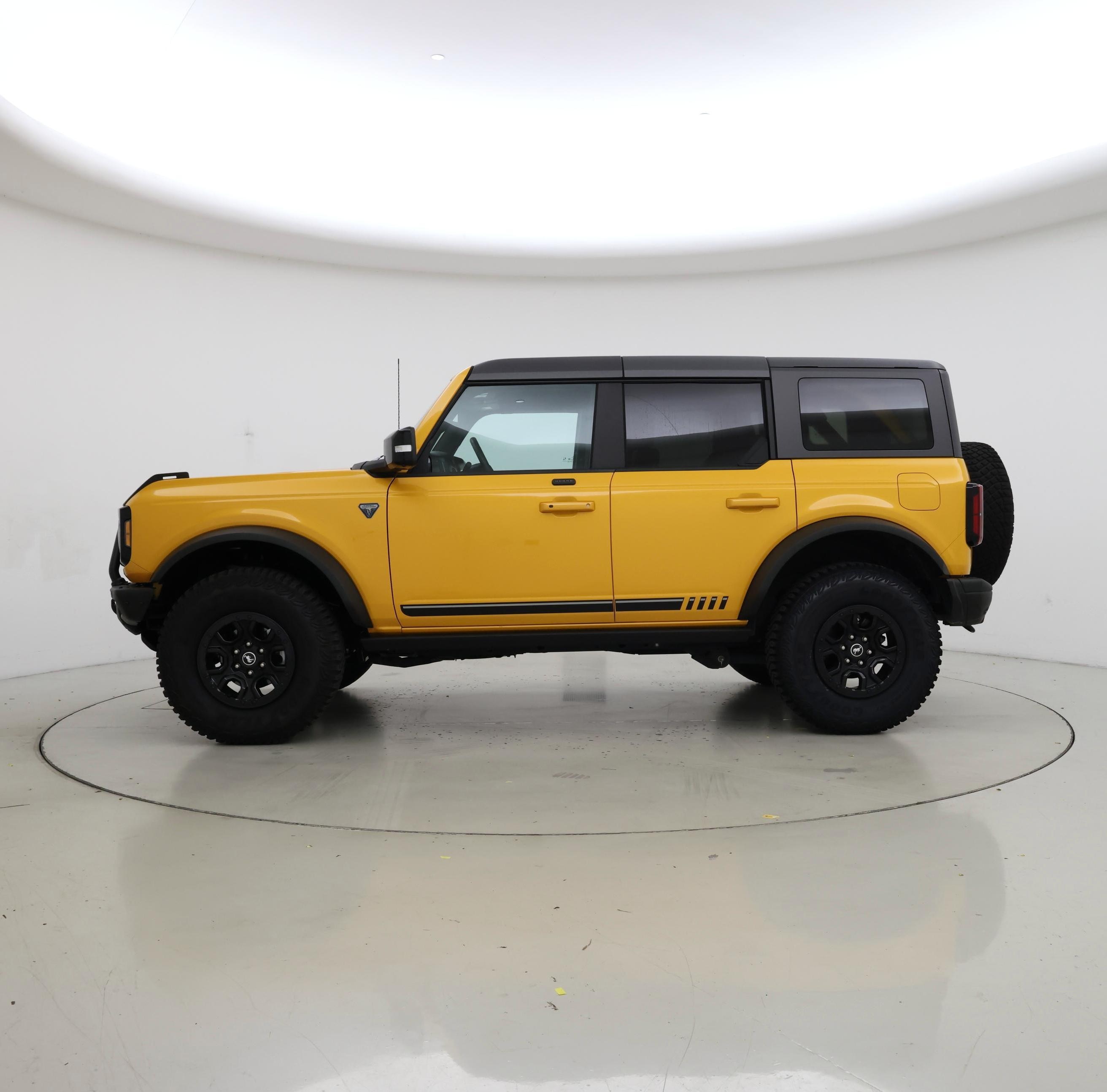 Thumbnail: 2021 Ford Bronco - 3