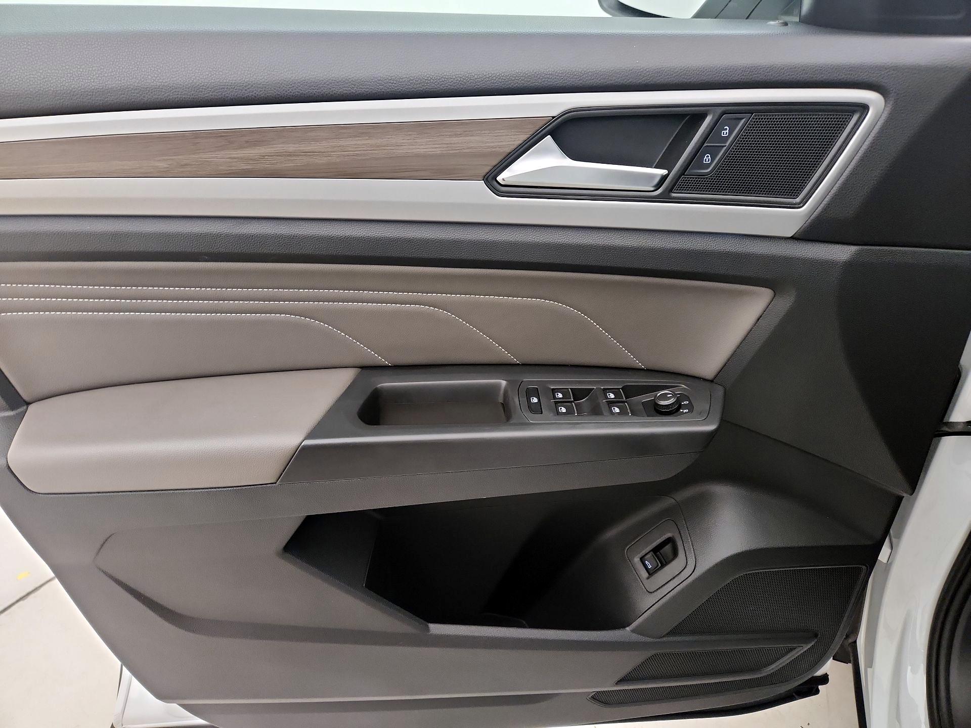 Thumbnail: 2023 Volkswagen Atlas - 12