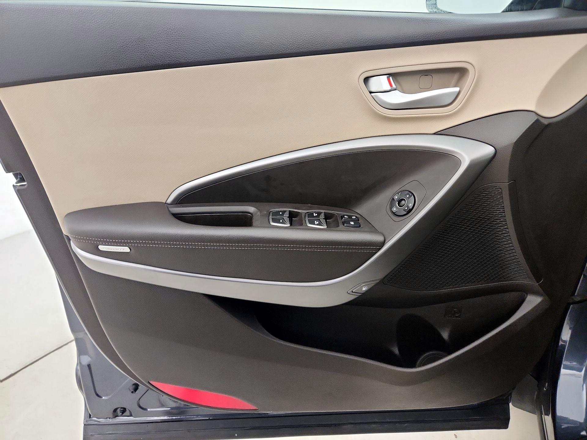 Thumbnail: 2015 Hyundai Santa Fe - 12