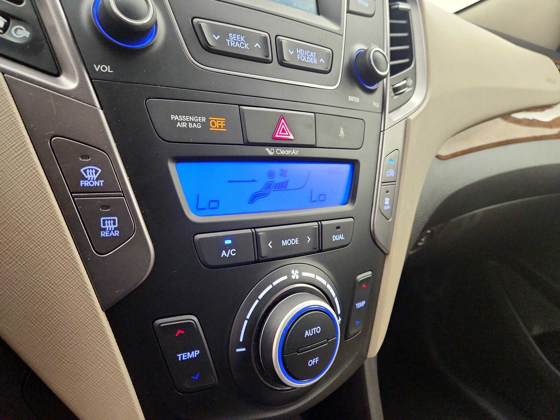 Thumbnail: 2015 Hyundai Santa Fe - 16