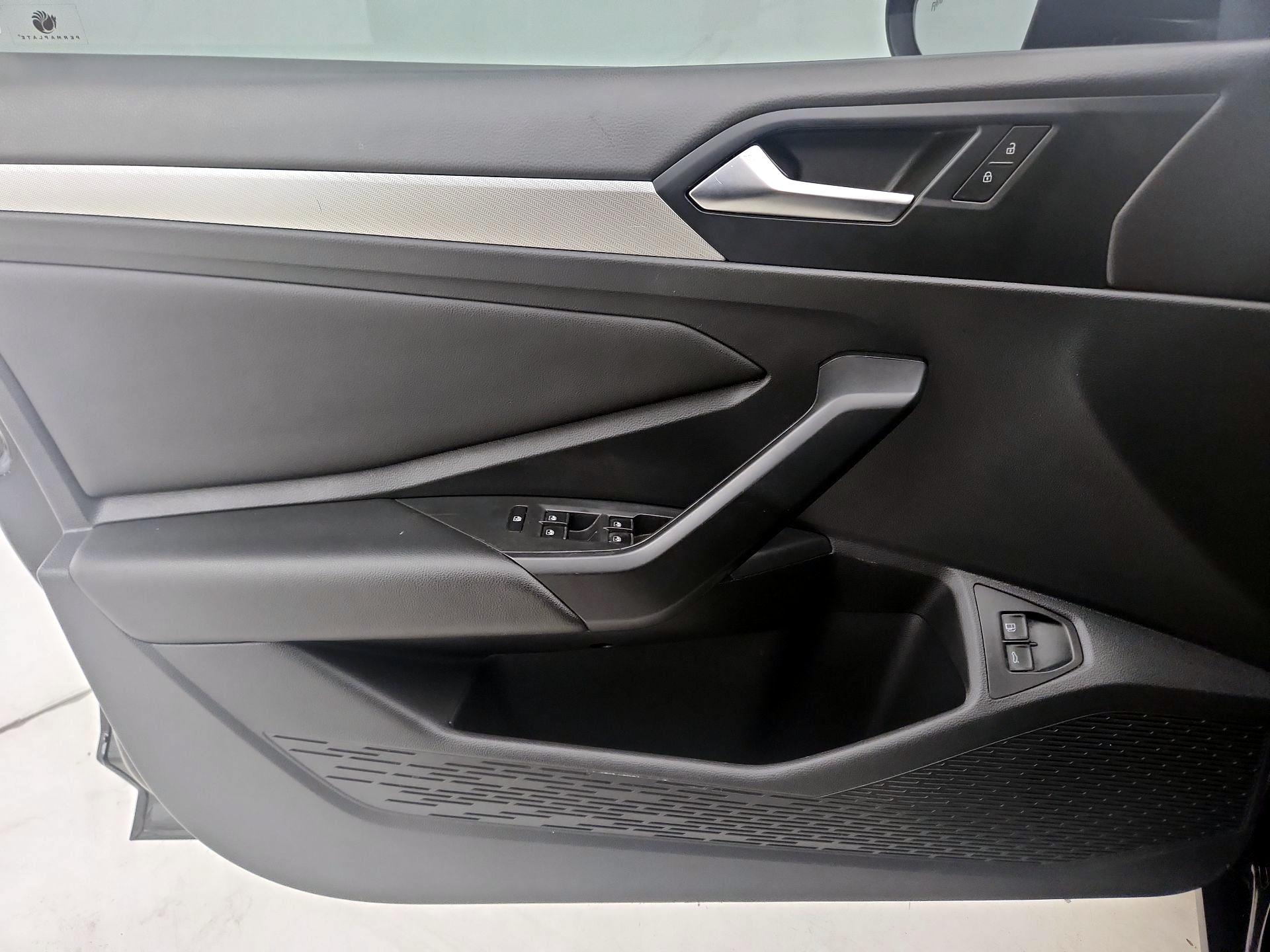 Thumbnail: 2021 Volkswagen Jetta - 12