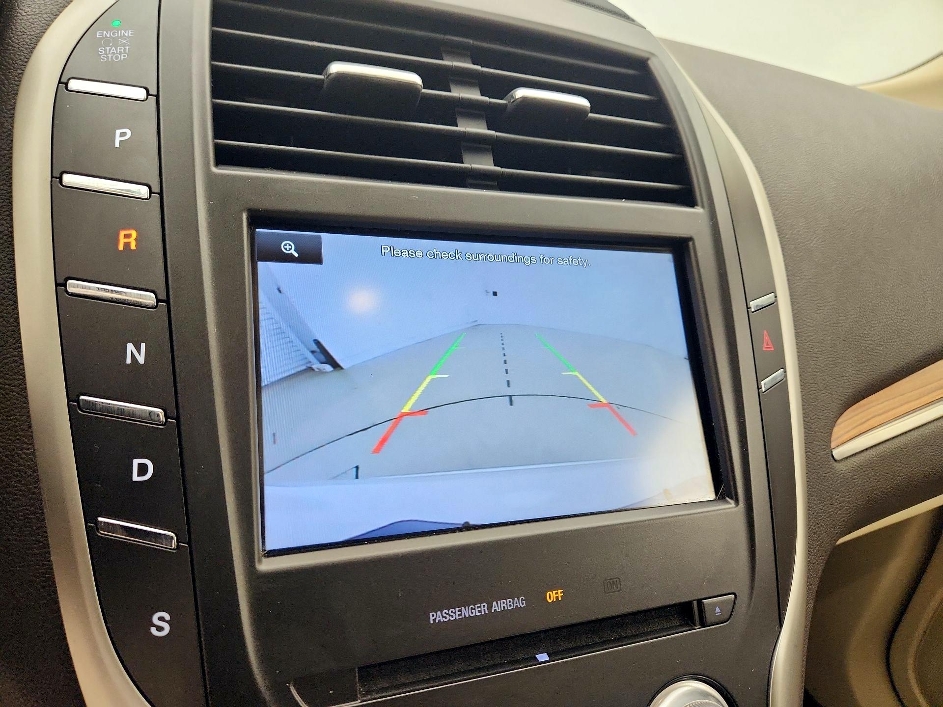 Thumbnail: 2015 Lincoln MKC - 14