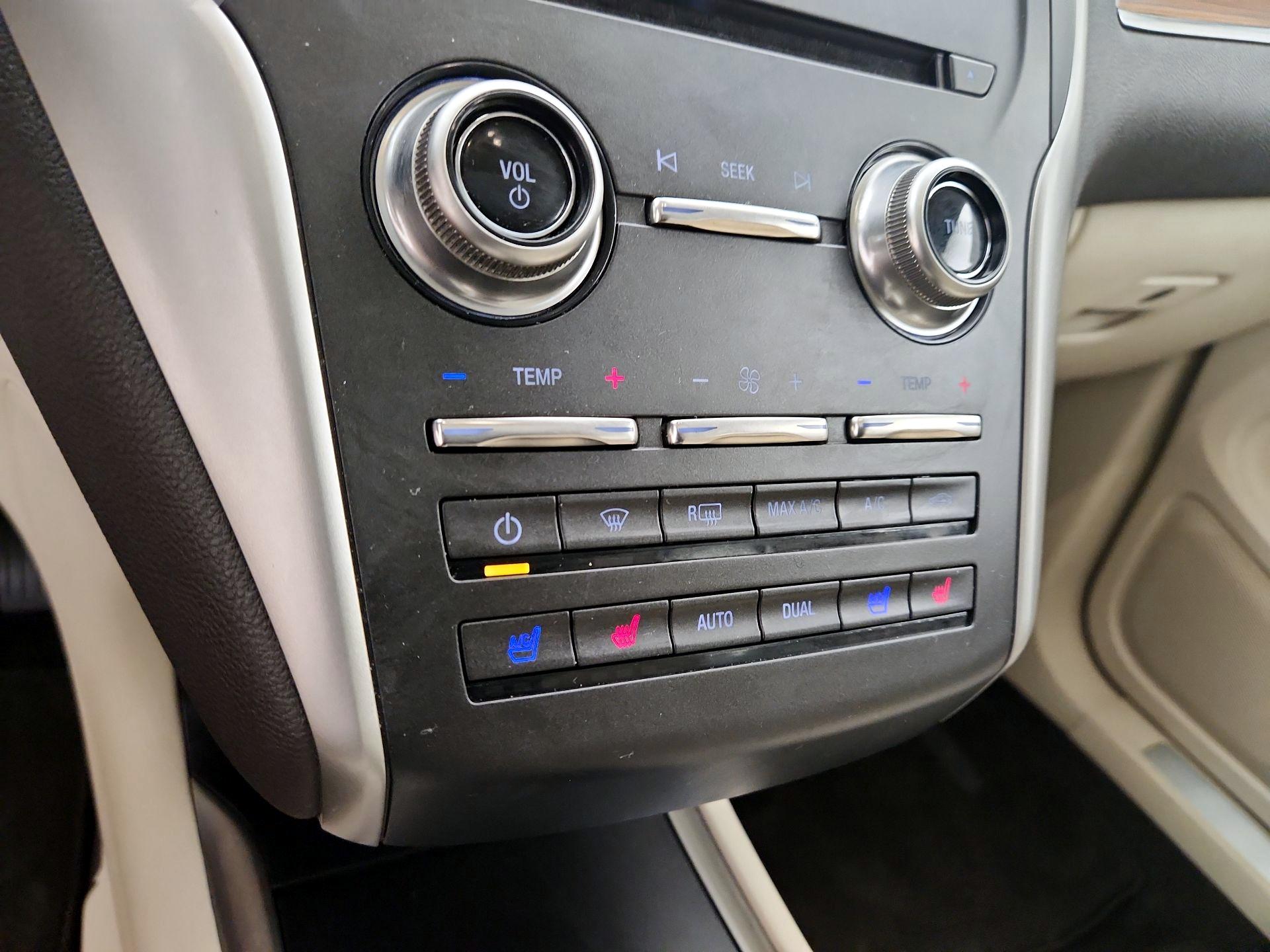 Thumbnail: 2015 Lincoln MKC - 16