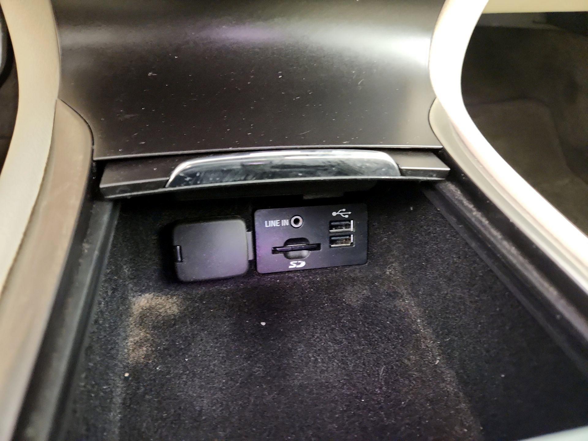 Thumbnail: 2015 Lincoln MKC - 18