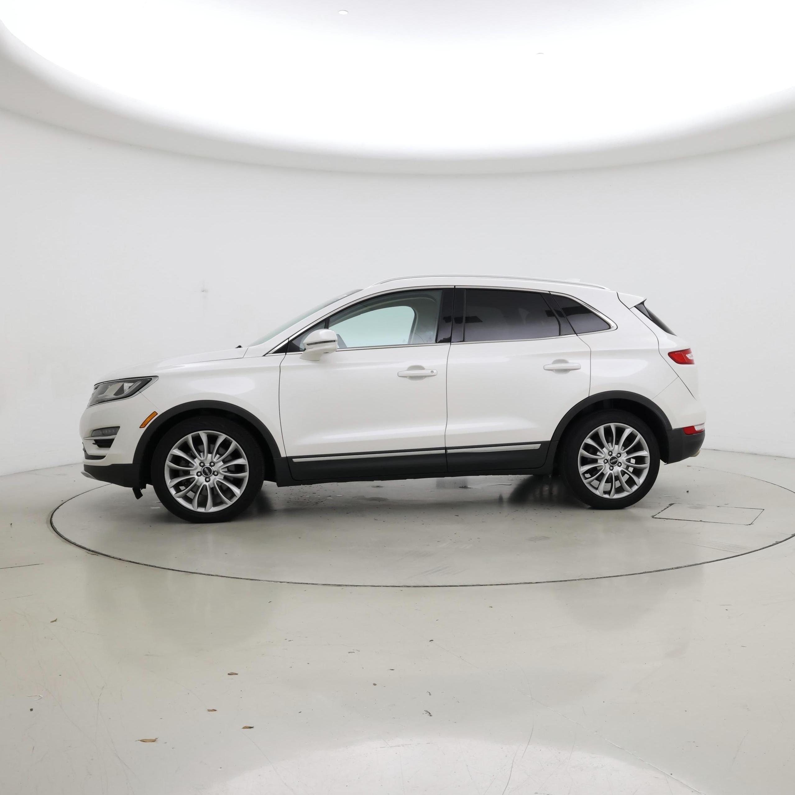 Thumbnail: 2015 Lincoln MKC - 3