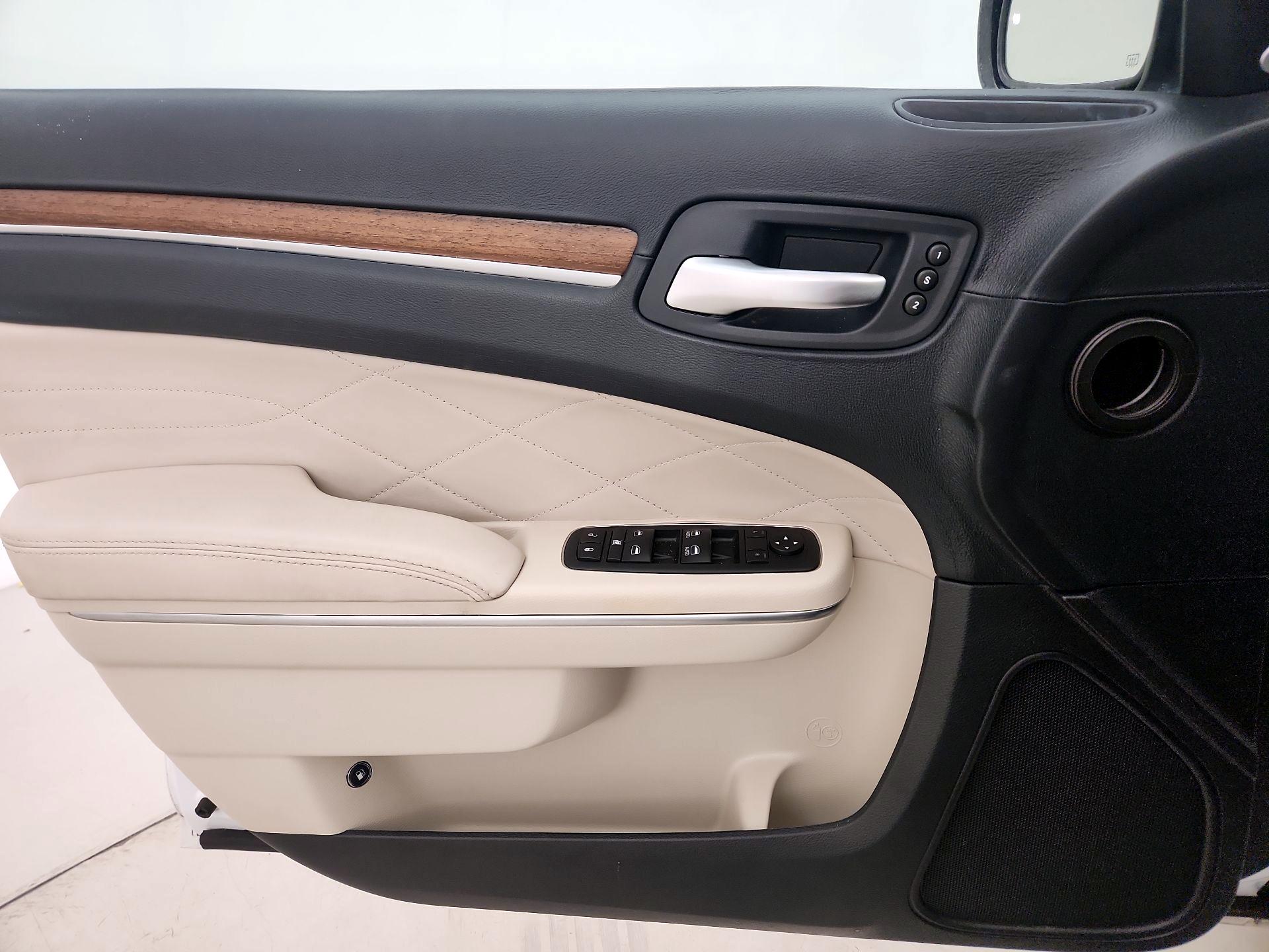 Thumbnail: 2015 Chrysler 300 - 12