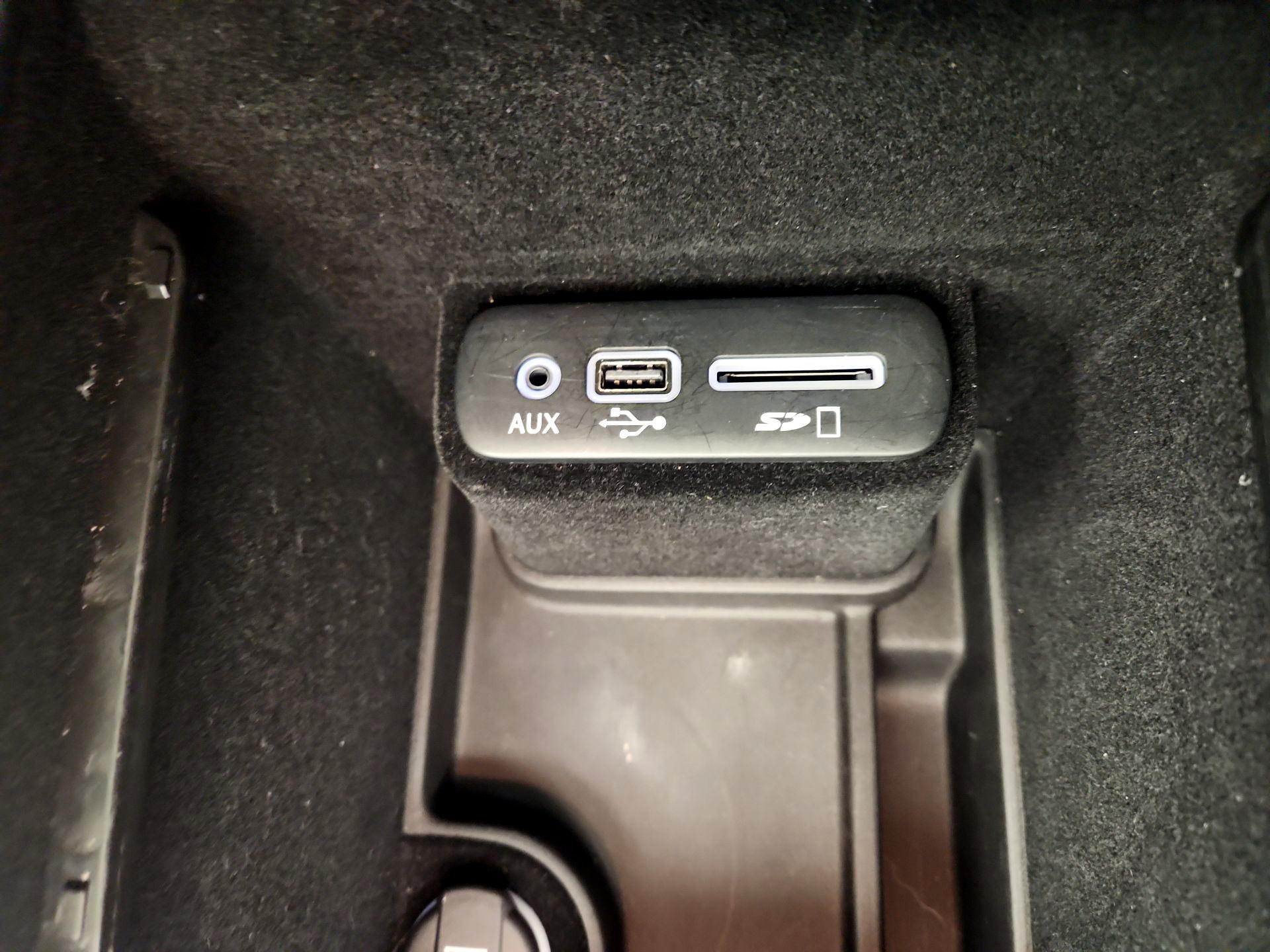 Thumbnail: 2015 Chrysler 300 - 19